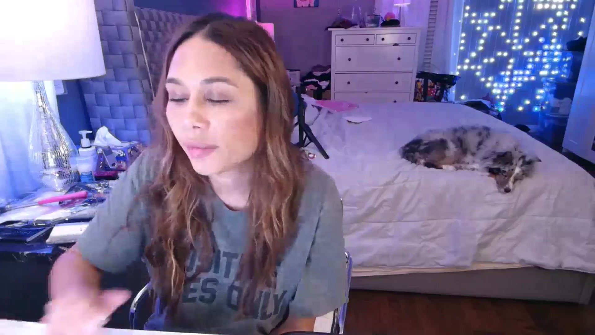 Gallery image thumbnail from Cinnabuns's myfreecams stream on, 10/19/2024, 03:51 image 20 of 20