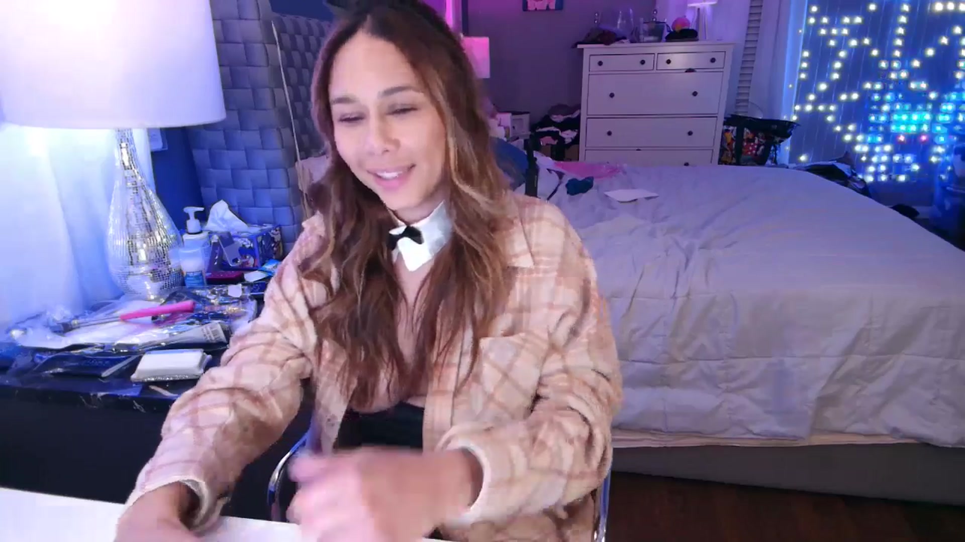 Gallery image thumbnail from Cinnabuns's myfreecams stream on, 10/19/2024, 03:51 image 8 of 20