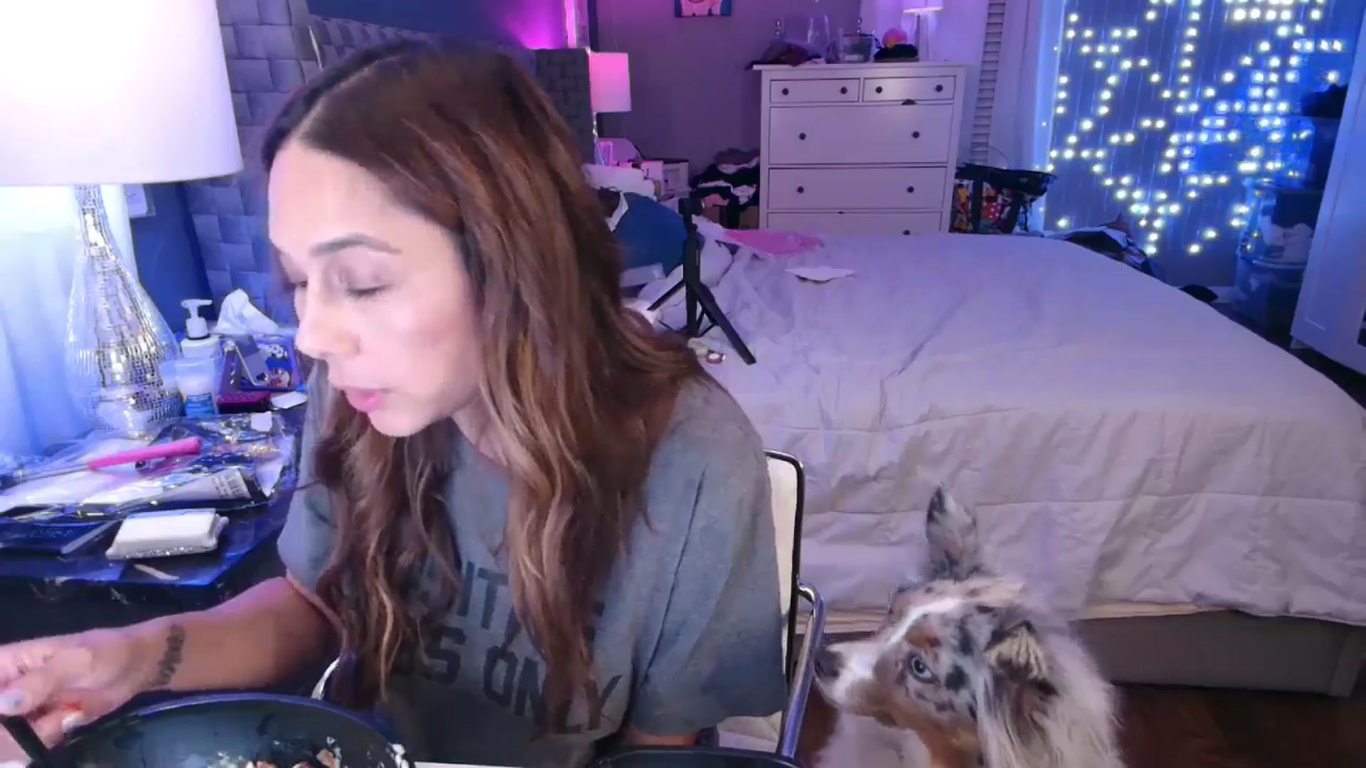 Gallery image thumbnail from Cinnabuns's myfreecams stream on, 10/19/2024, 03:51 image 18 of 20