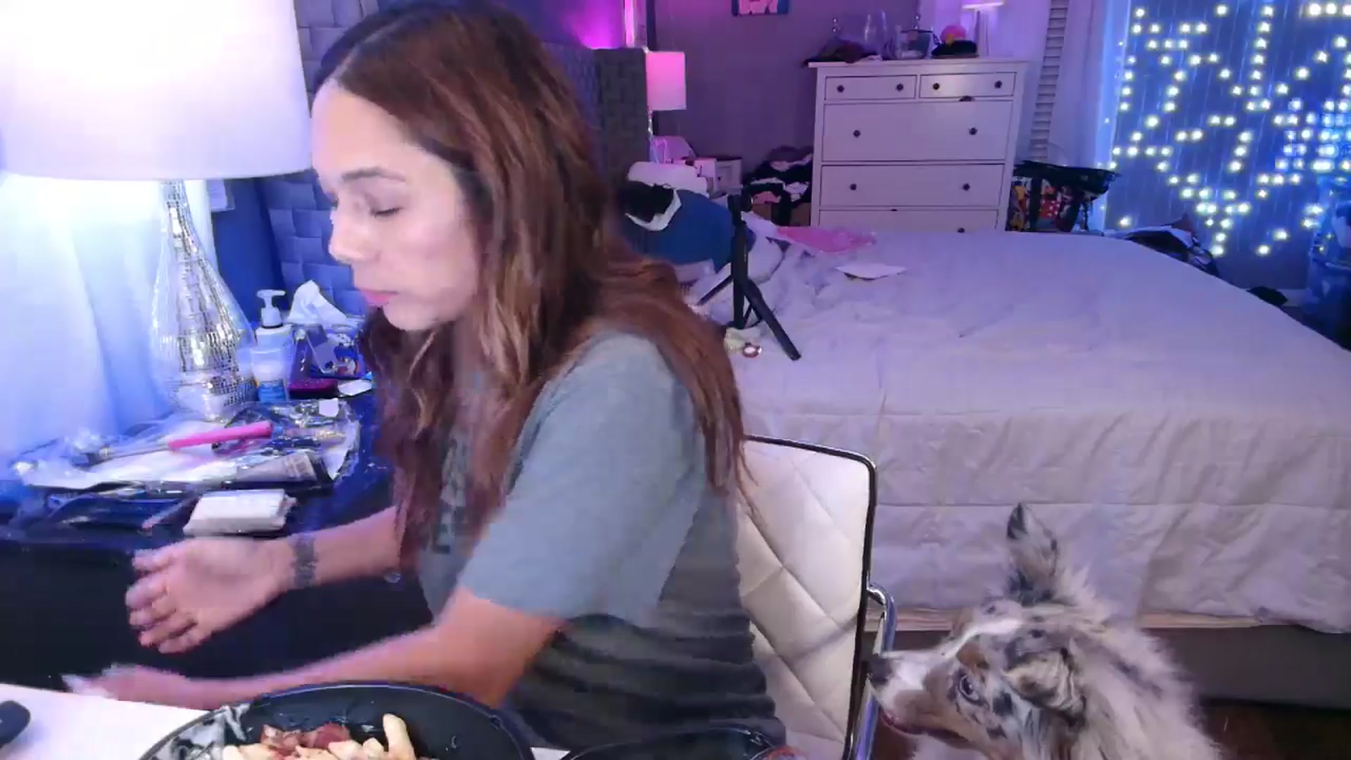 Gallery image thumbnail from Cinnabuns's myfreecams stream on, 10/19/2024, 03:51 image 14 of 20
