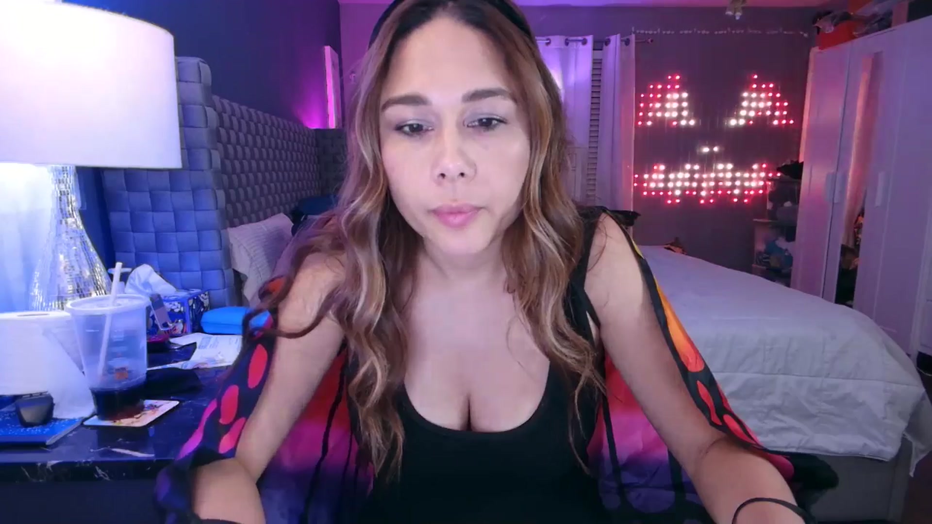 Gallery image thumbnail from Cinnabuns's myfreecams stream on, 10/20/2024, 03:12 image 19 of 20