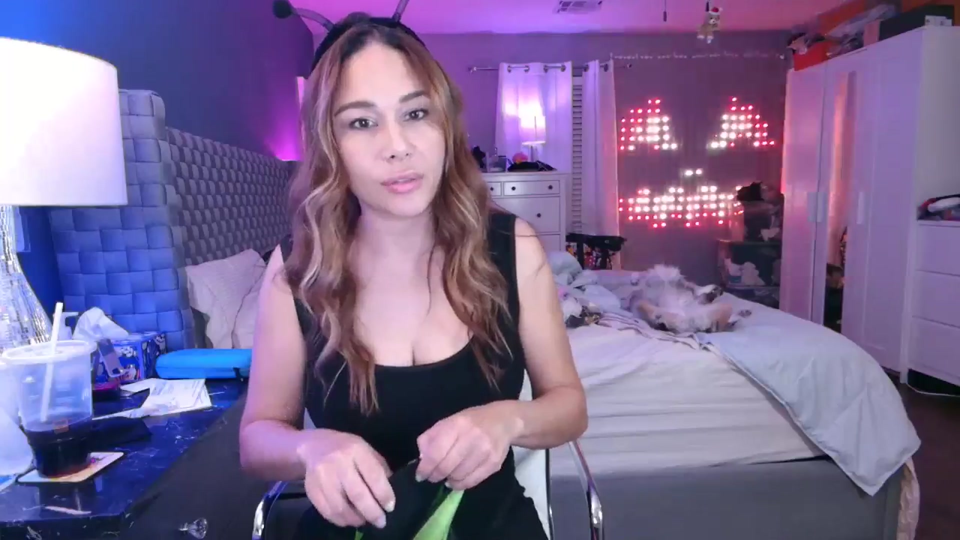 Gallery image thumbnail from Cinnabuns's myfreecams stream on, 10/20/2024, 03:12 image 10 of 20