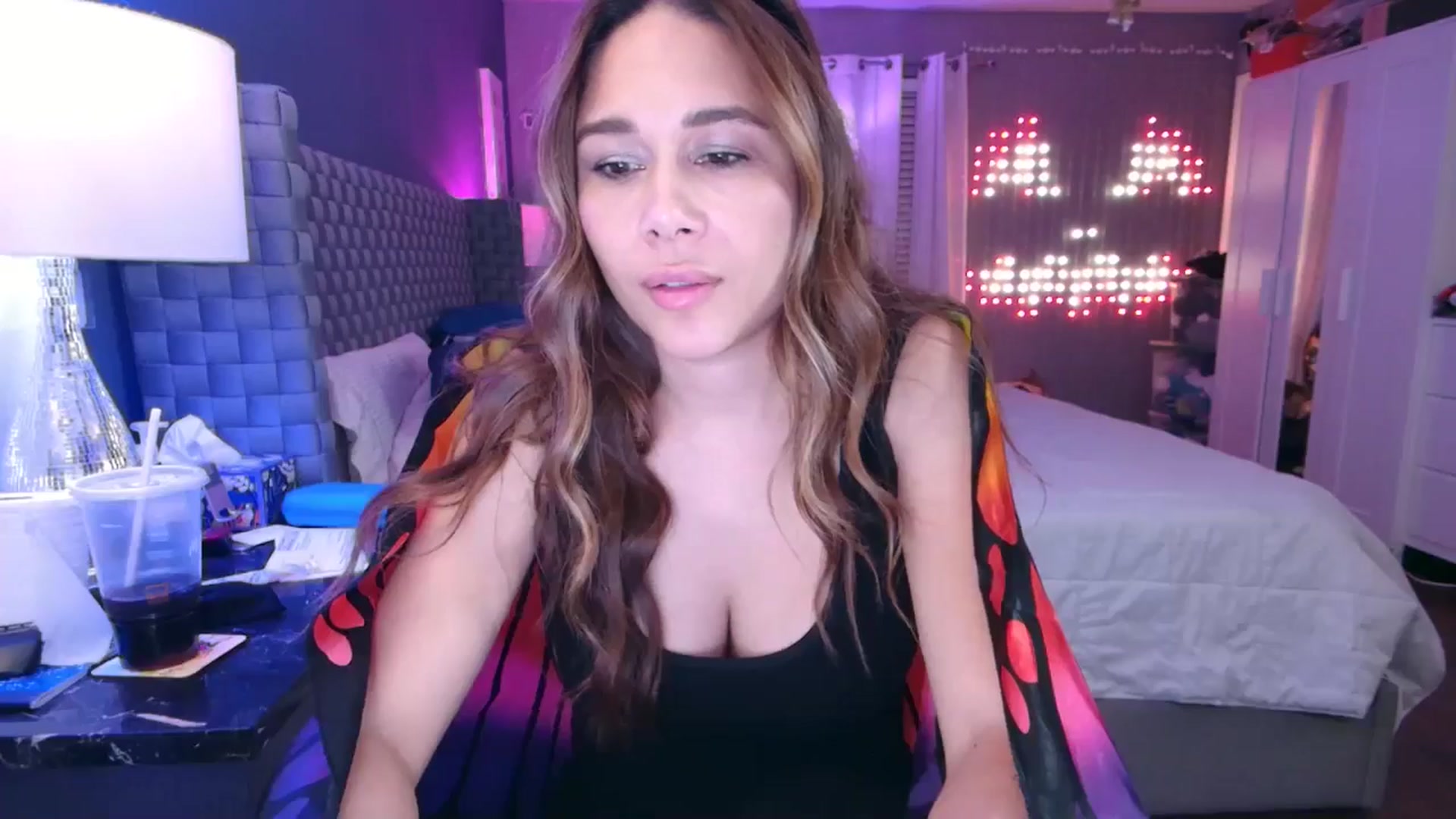 Gallery image thumbnail from Cinnabuns's myfreecams stream on, 10/20/2024, 03:12 image 17 of 20