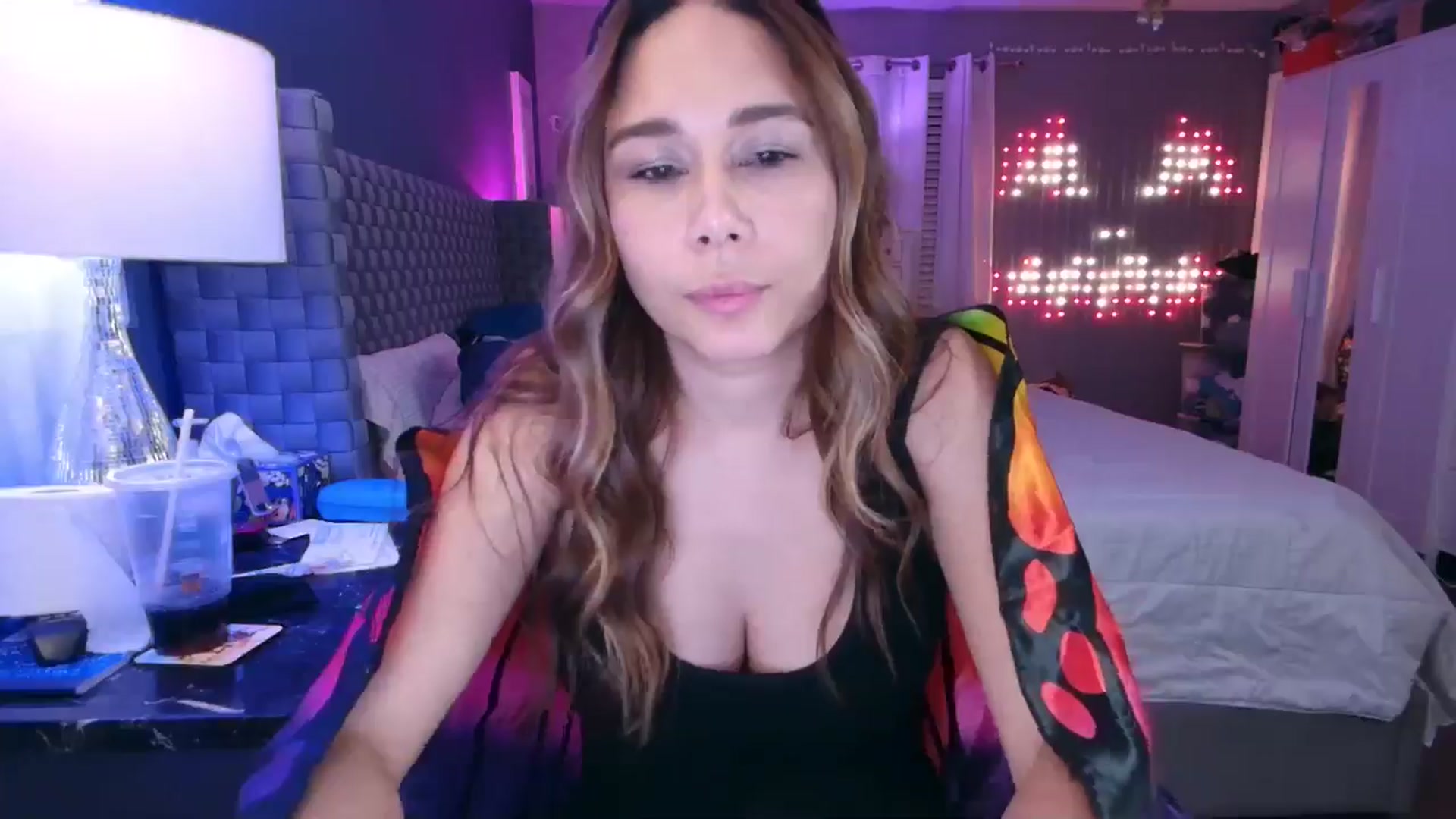 Gallery image thumbnail from Cinnabuns's myfreecams stream on, 10/20/2024, 03:12 image 20 of 20