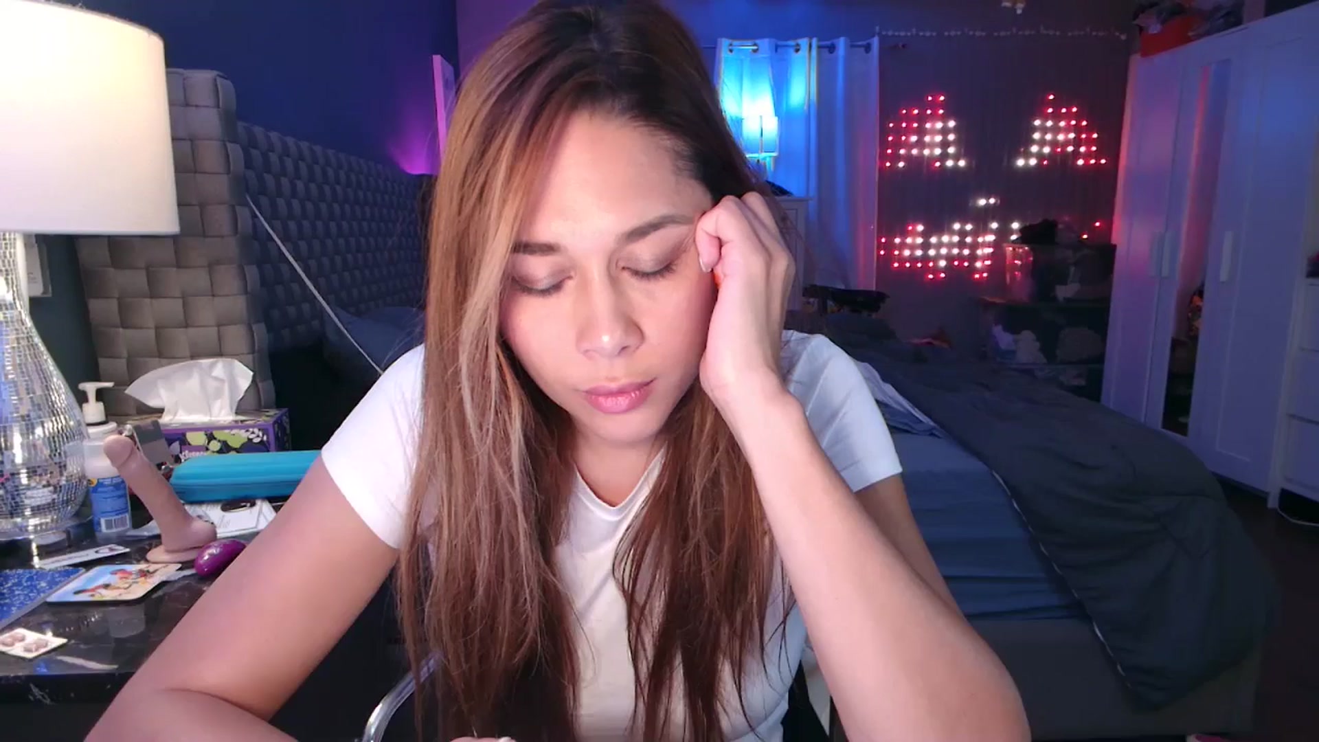 Gallery image thumbnail from Cinnabuns's myfreecams stream on, 10/23/2024, 02:37 image 18 of 20