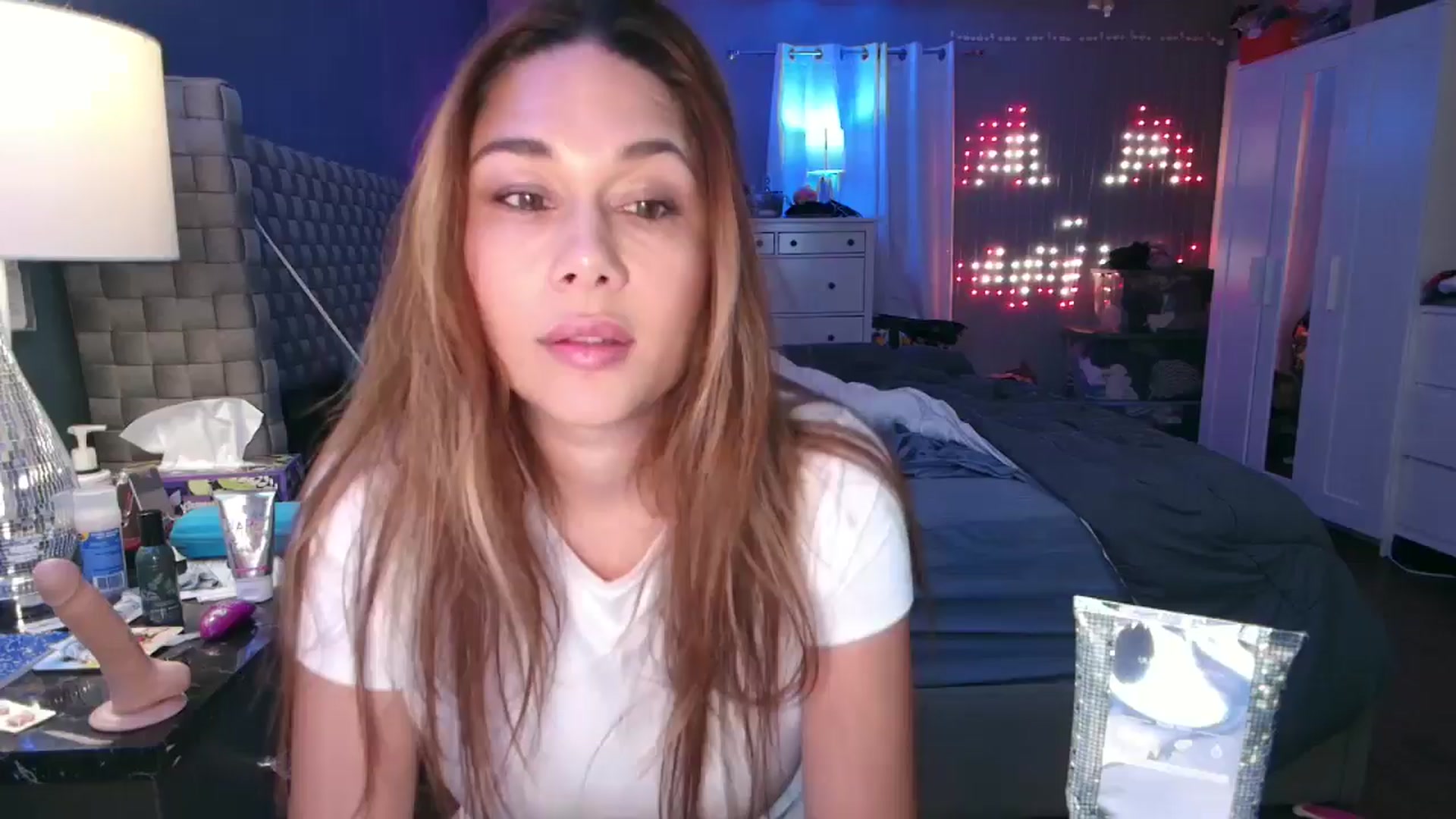 Gallery image thumbnail from Cinnabuns's myfreecams stream on, 10/23/2024, 02:37 image 12 of 20