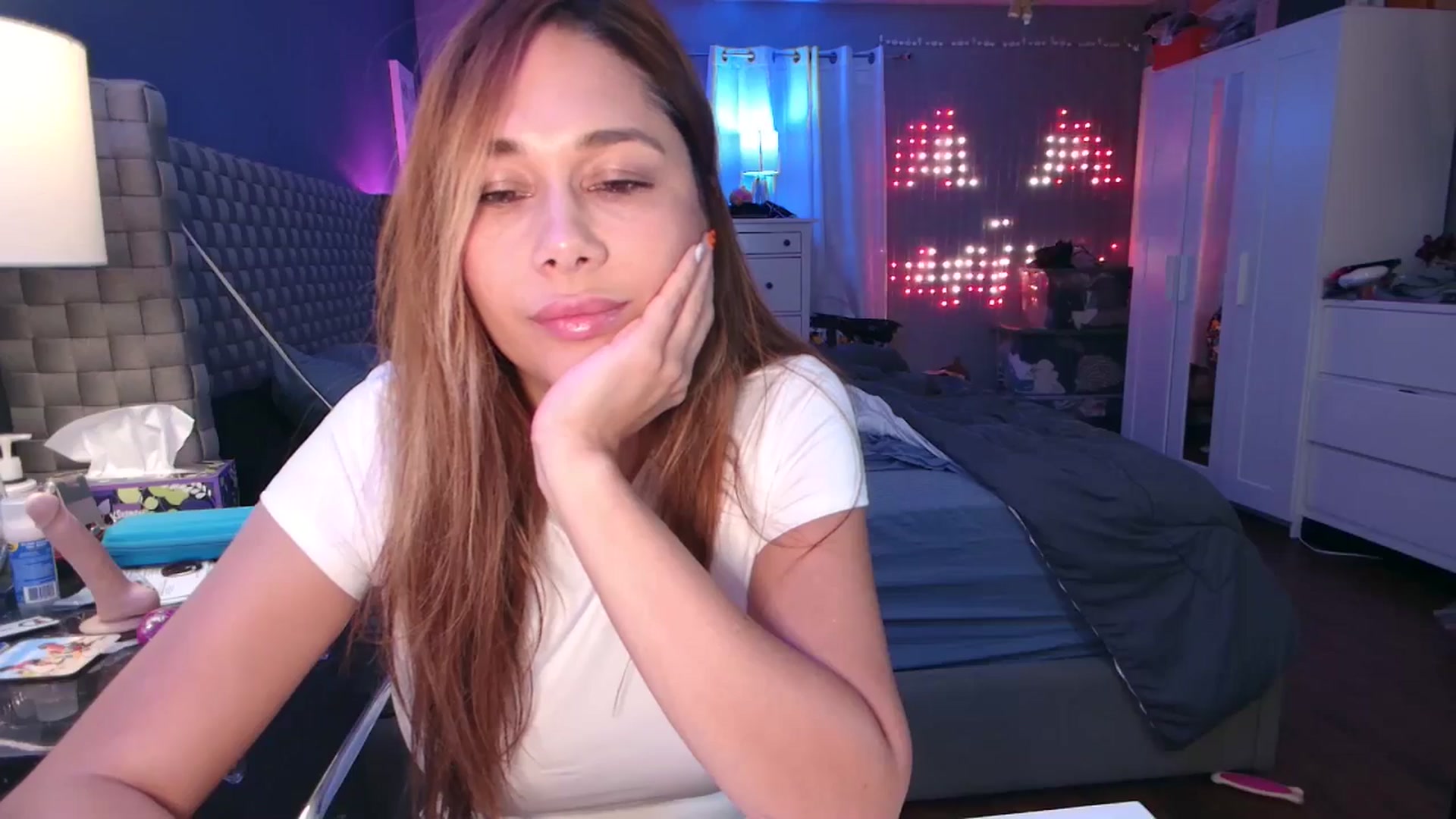 Gallery image thumbnail from Cinnabuns's myfreecams stream on, 10/23/2024, 02:37 image 20 of 20