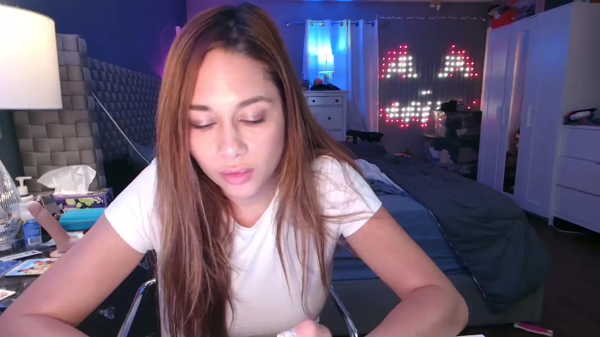 Gallery image thumbnail from Cinnabuns's myfreecams stream on, 10/23/2024, 03:59 image 8 of 20