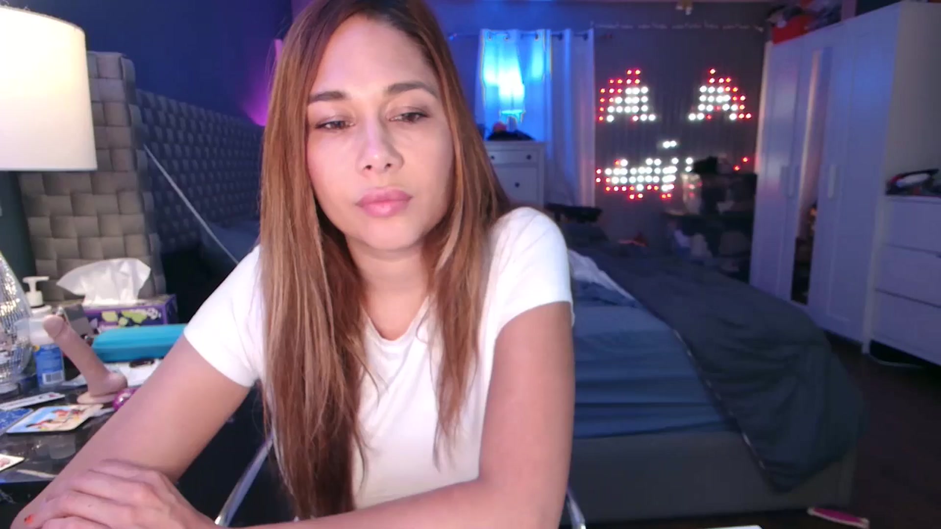 Gallery image thumbnail from Cinnabuns's myfreecams stream on, 10/23/2024, 03:59 image 3 of 20