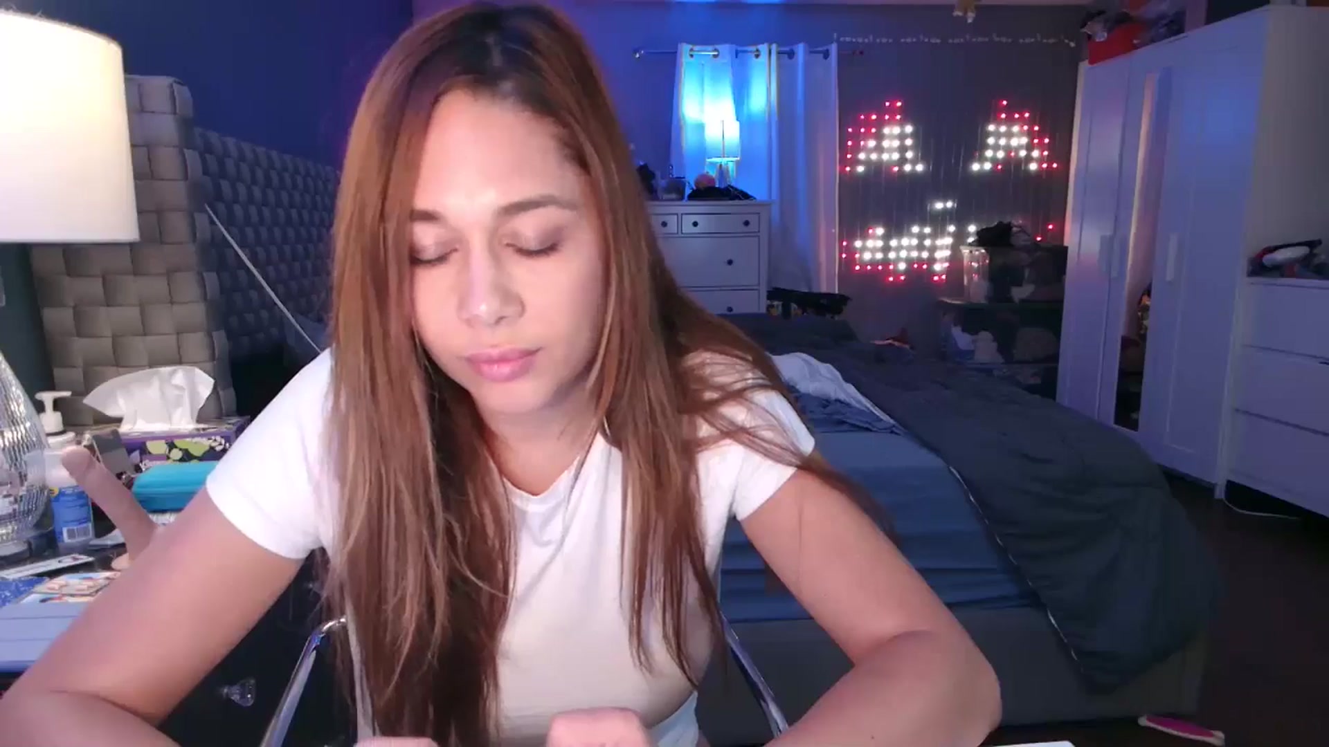 Gallery image thumbnail from Cinnabuns's myfreecams stream on, 10/23/2024, 03:59 image 10 of 20