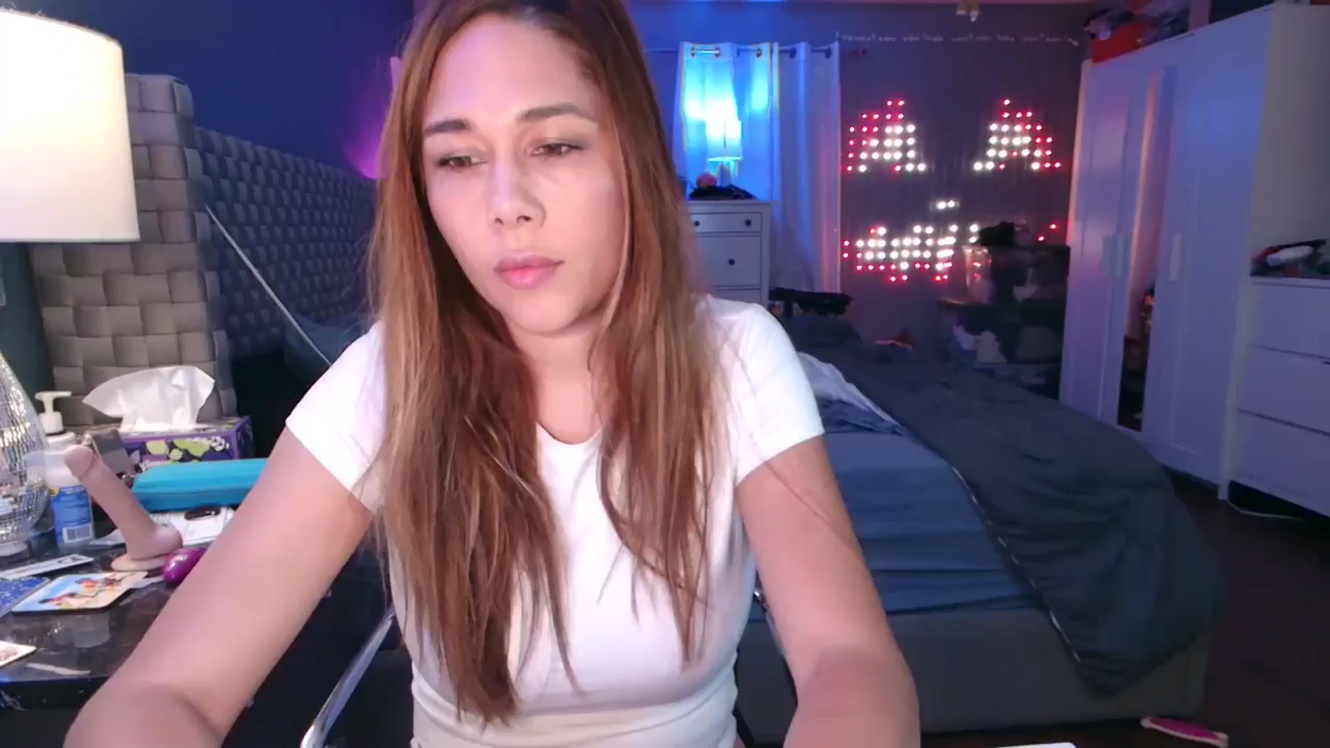 Gallery image thumbnail from Cinnabuns's myfreecams stream on, 10/23/2024, 03:59 image 1 of 20