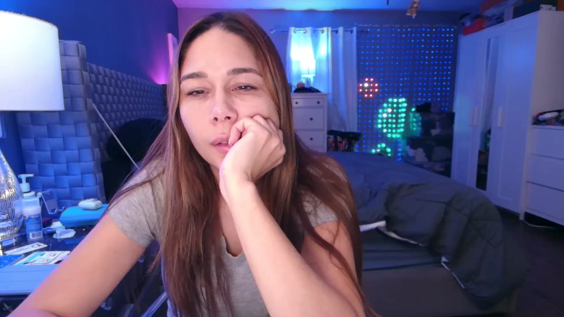 Gallery image thumbnail from Cinnabuns's myfreecams stream on, 10/24/2024, 04:53 image 4 of 20