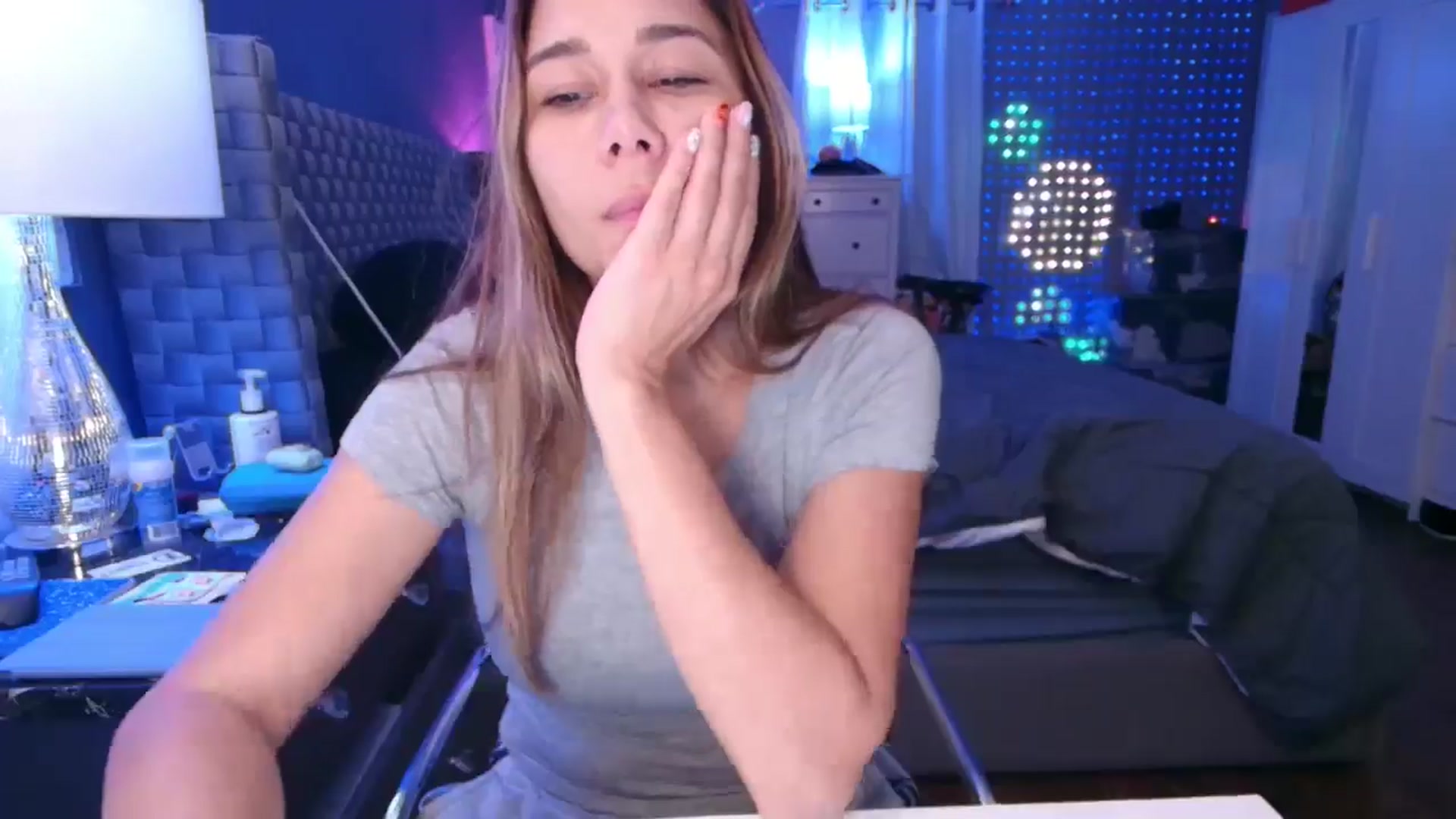Gallery image thumbnail from Cinnabuns's myfreecams stream on, 10/24/2024, 04:53 image 17 of 20