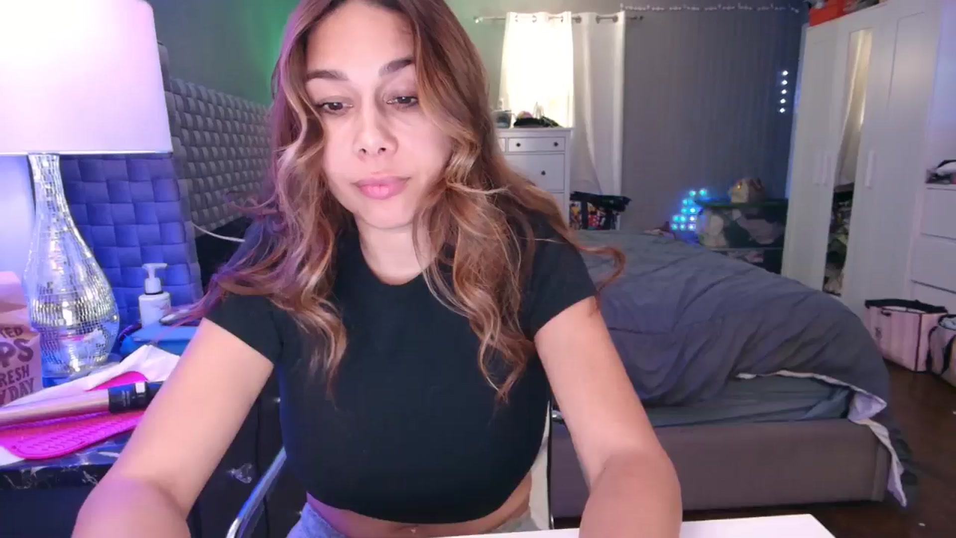 Gallery image thumbnail from Cinnabuns's myfreecams stream on, 10/27/2024, 05:16 image 18 of 20