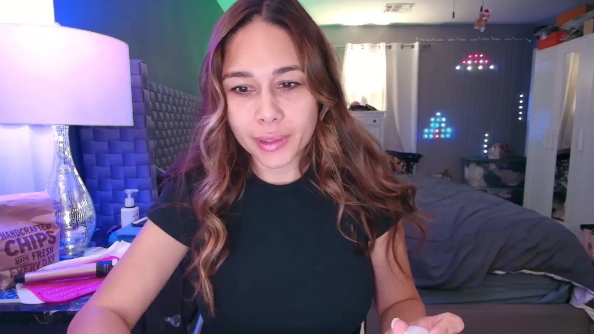 Gallery image thumbnail from Cinnabuns's myfreecams stream on, 10/27/2024, 05:16 image 15 of 20