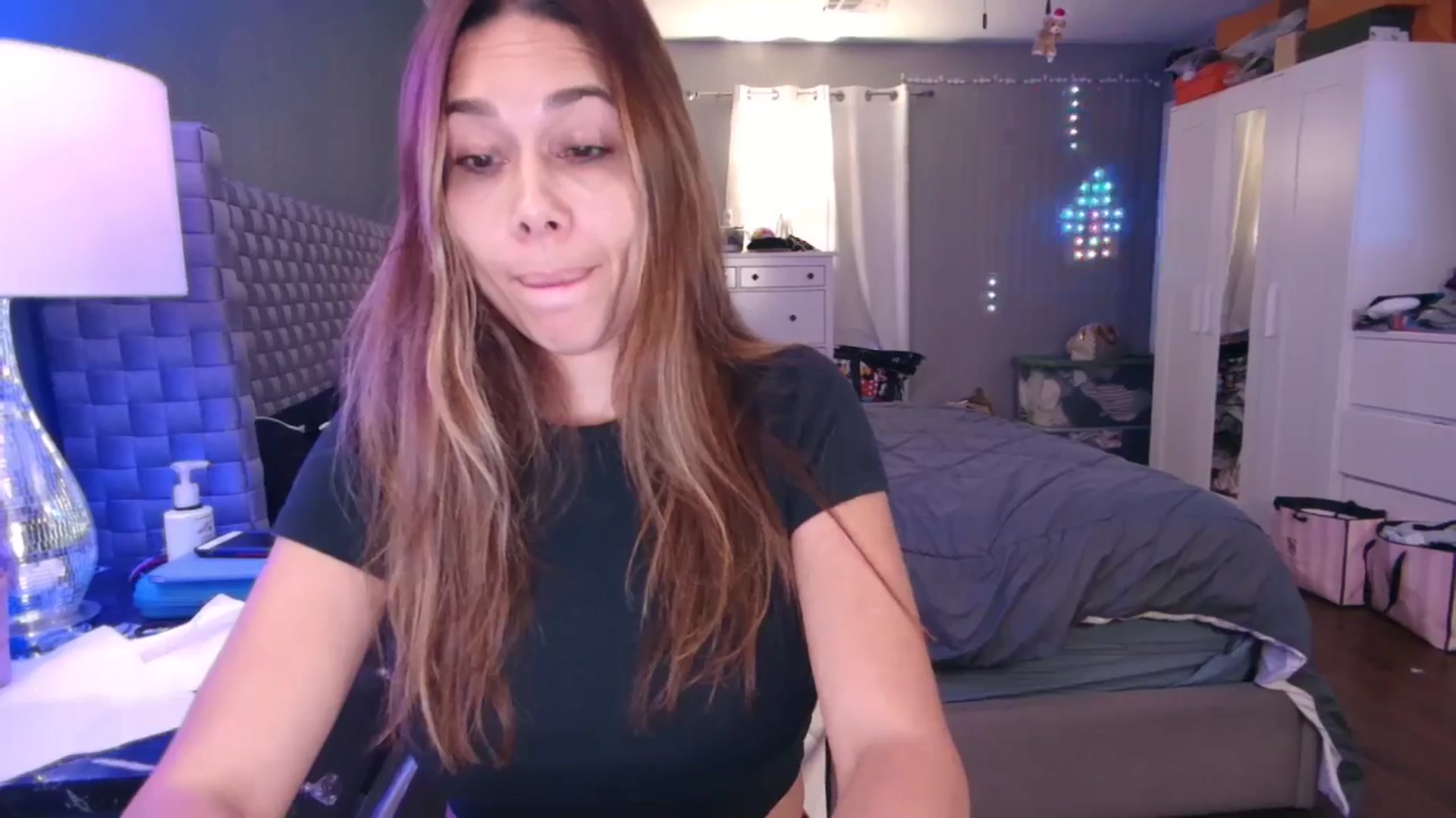 Gallery image thumbnail from Cinnabuns's myfreecams stream on, 10/27/2024, 05:16 image 6 of 20