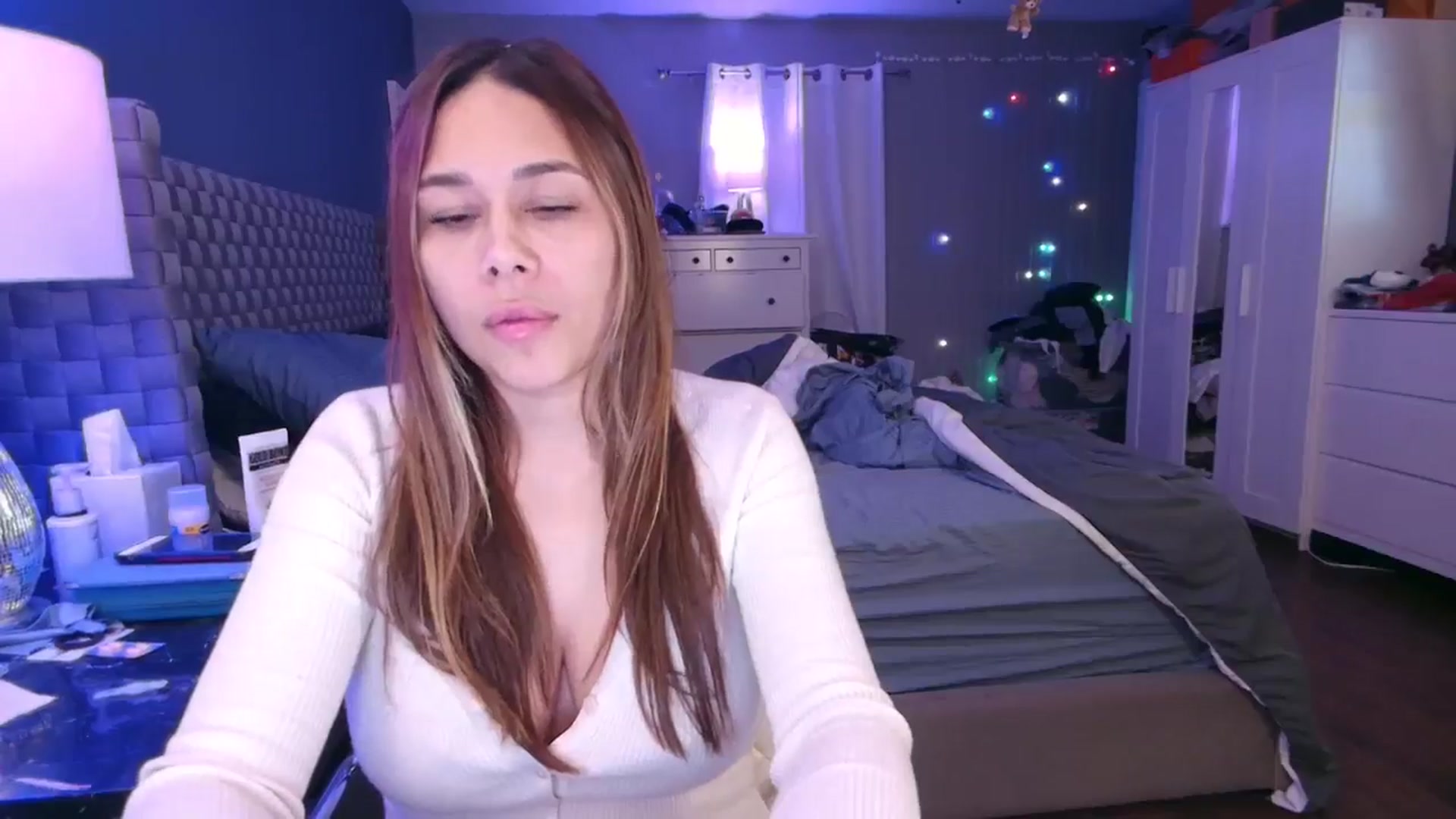 Gallery image thumbnail from Cinnabuns's myfreecams stream on, 10/31/2024, 05:13 image 8 of 20