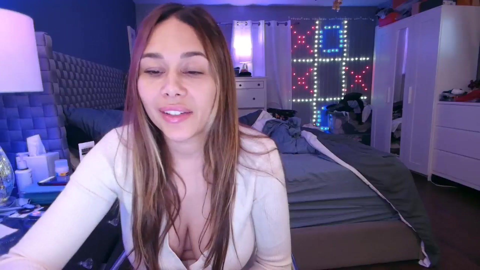 Gallery image thumbnail from Cinnabuns's myfreecams stream on, 10/31/2024, 05:13 image 2 of 20