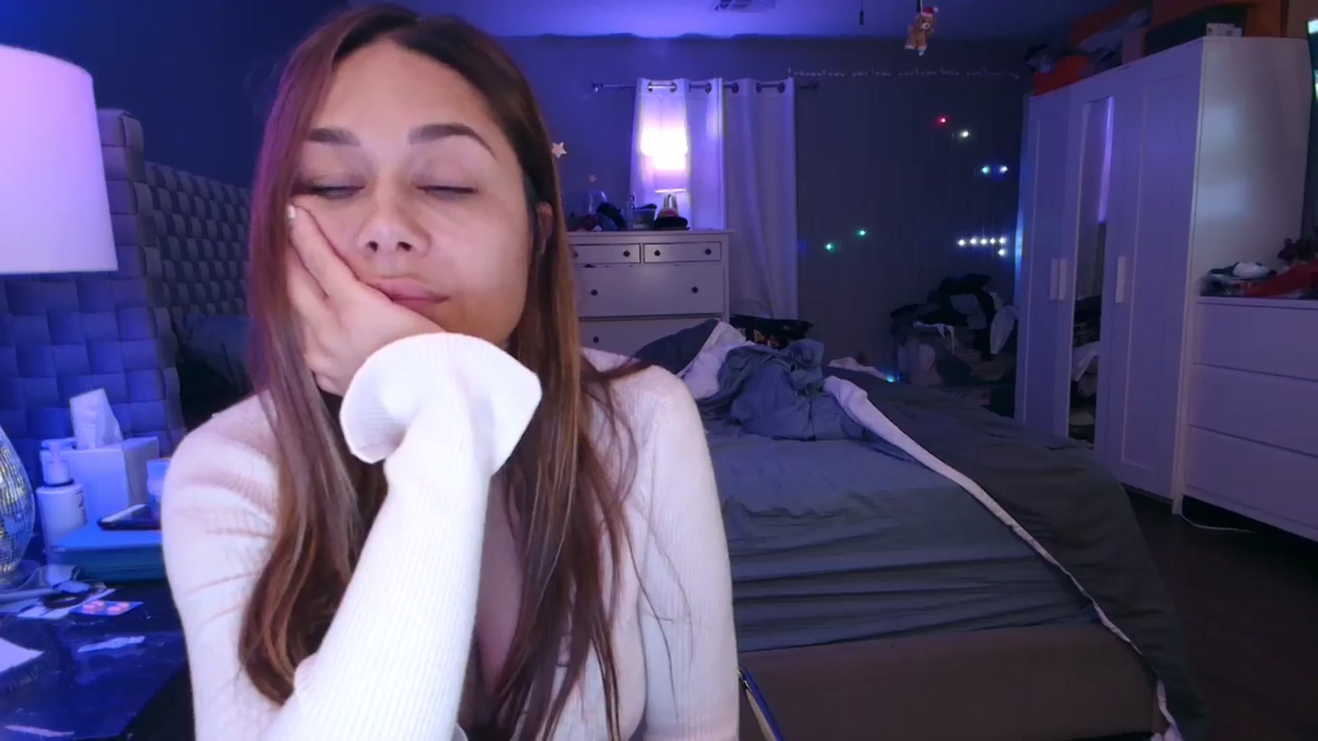Gallery image thumbnail from Cinnabuns's myfreecams stream on, 10/31/2024, 05:13 image 20 of 20