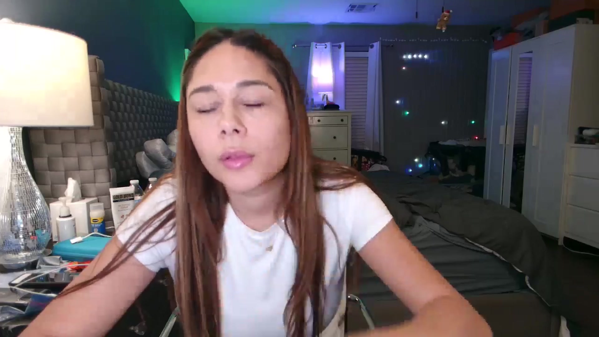 Gallery image thumbnail from Cinnabuns's myfreecams stream on, 11/06/2024, 03:00 image 4 of 20