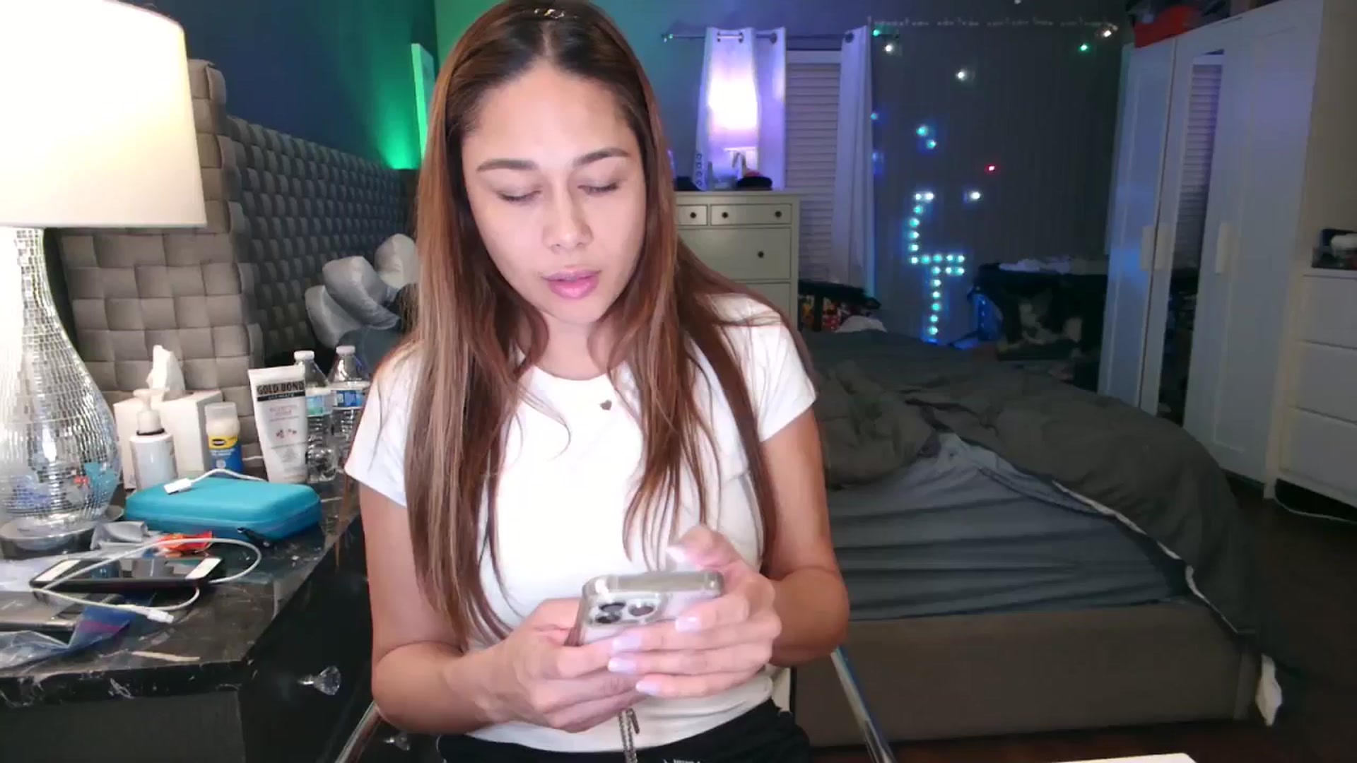 Gallery image thumbnail from Cinnabuns's myfreecams stream on, 11/06/2024, 03:00 image 10 of 20