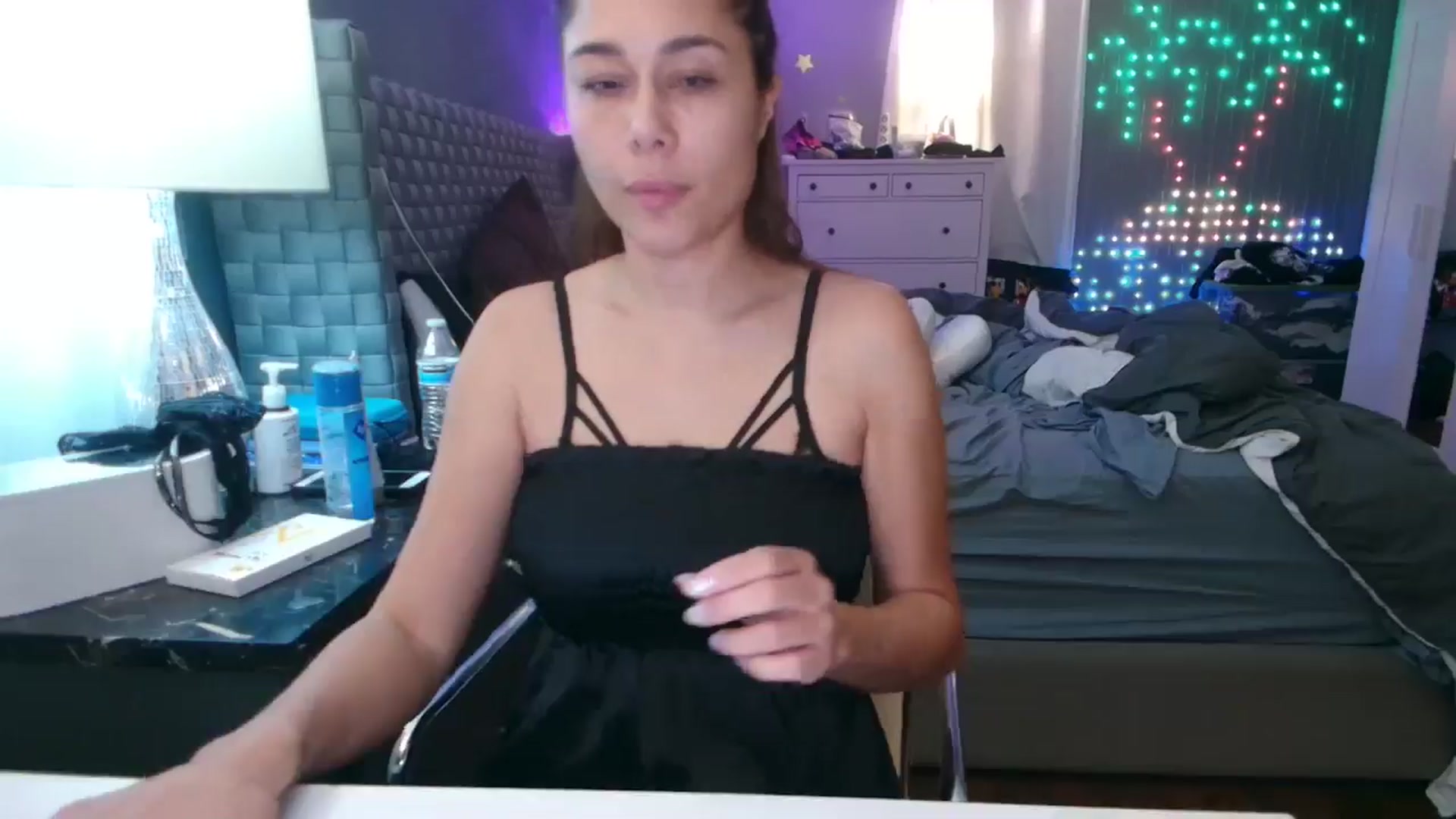 Gallery image thumbnail from Cinnabuns's myfreecams stream on, 11/12/2024, 01:59 image 2 of 20