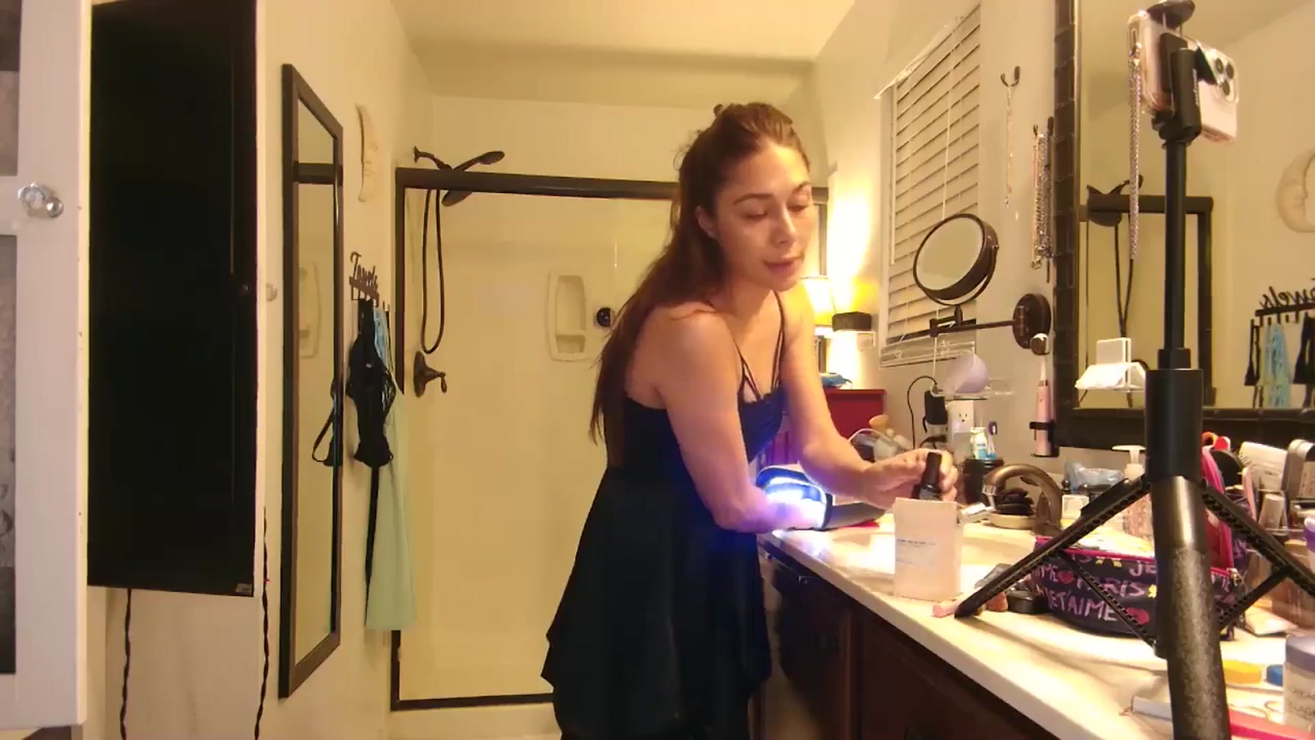 Gallery image thumbnail from Cinnabuns's myfreecams stream on, 11/12/2024, 01:59 image 11 of 20