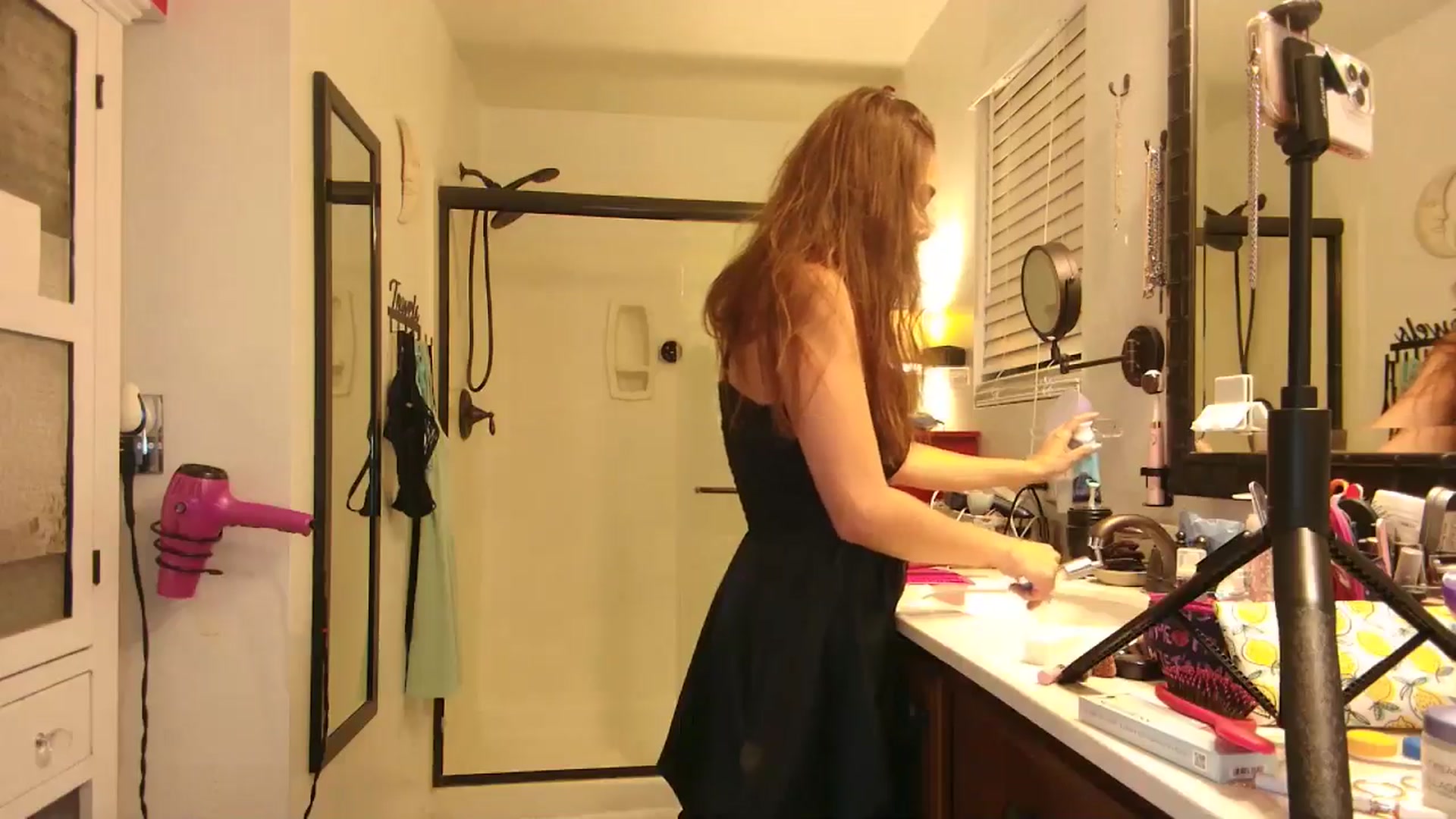 Gallery image thumbnail from Cinnabuns's myfreecams stream on, 11/12/2024, 01:59 image 13 of 20