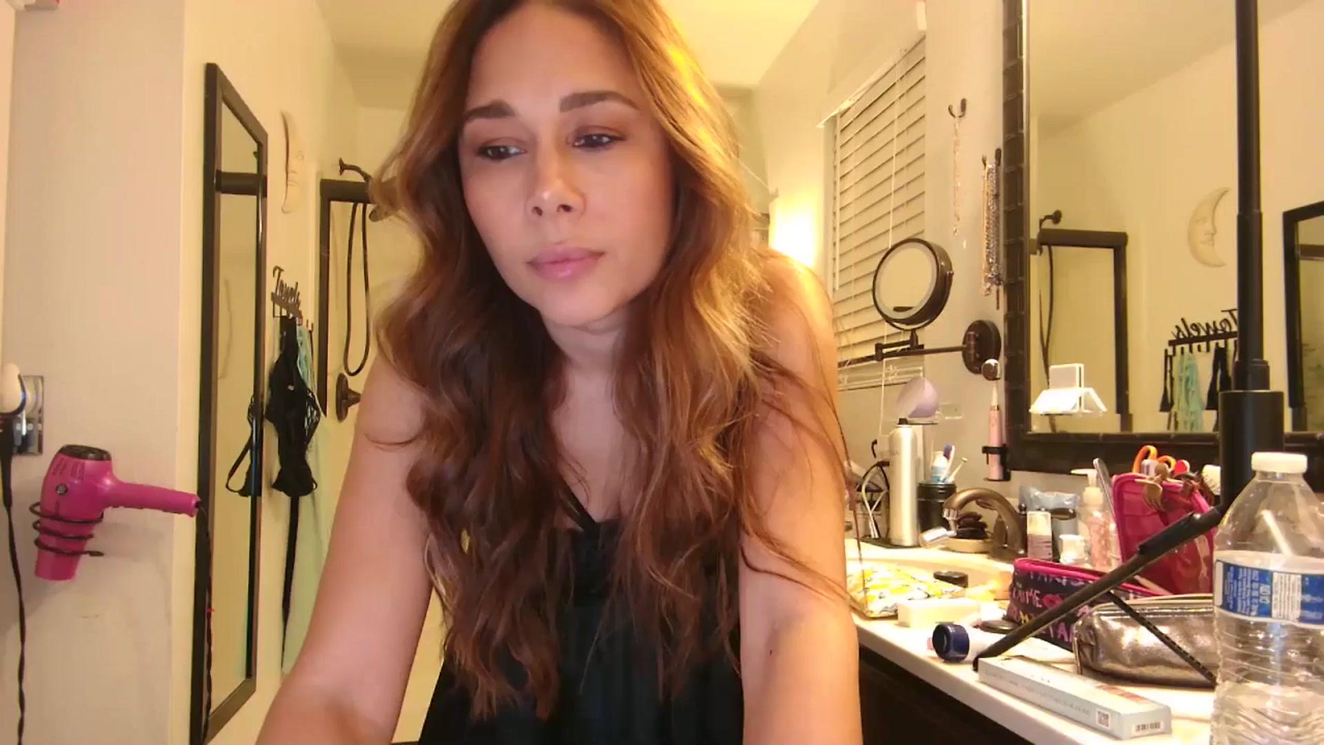 Gallery image thumbnail from Cinnabuns's myfreecams stream on, 11/12/2024, 01:59 image 18 of 20
