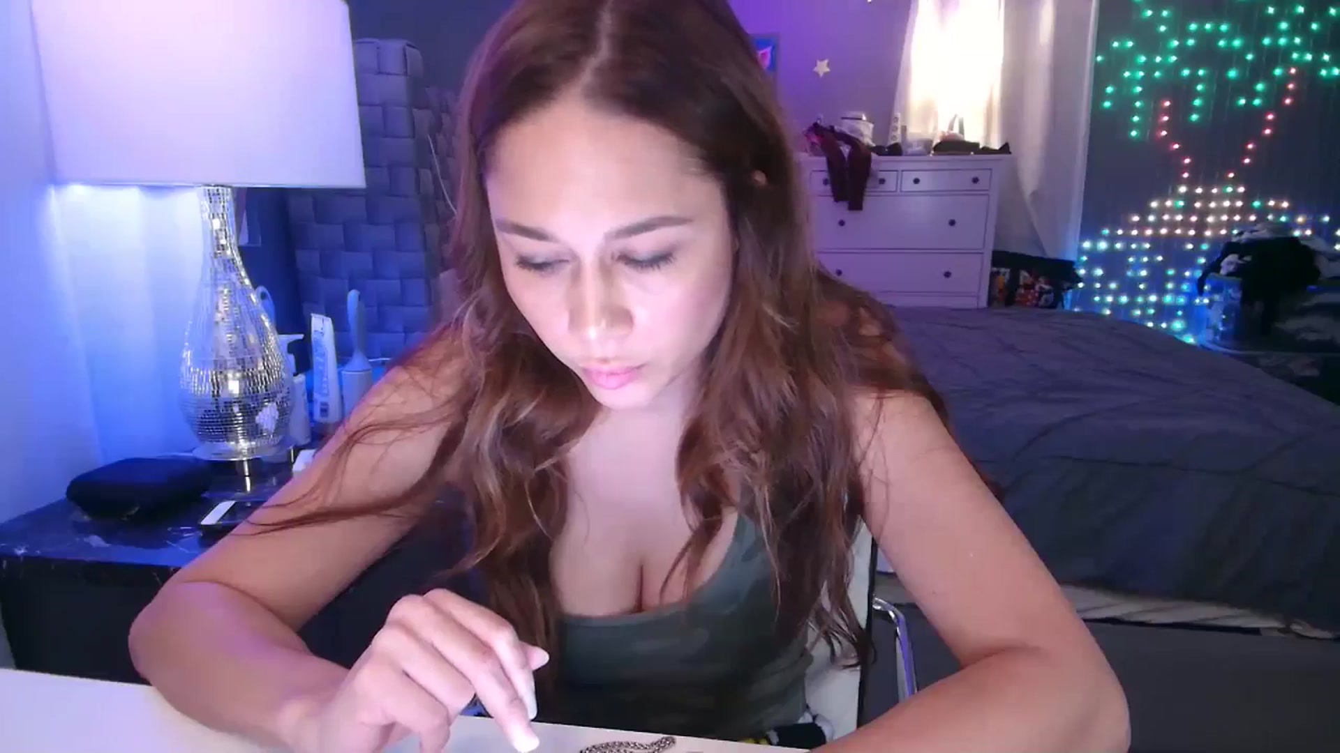 Gallery image thumbnail from Cinnabuns's myfreecams stream on, 11/13/2024, 03:06 image 6 of 20