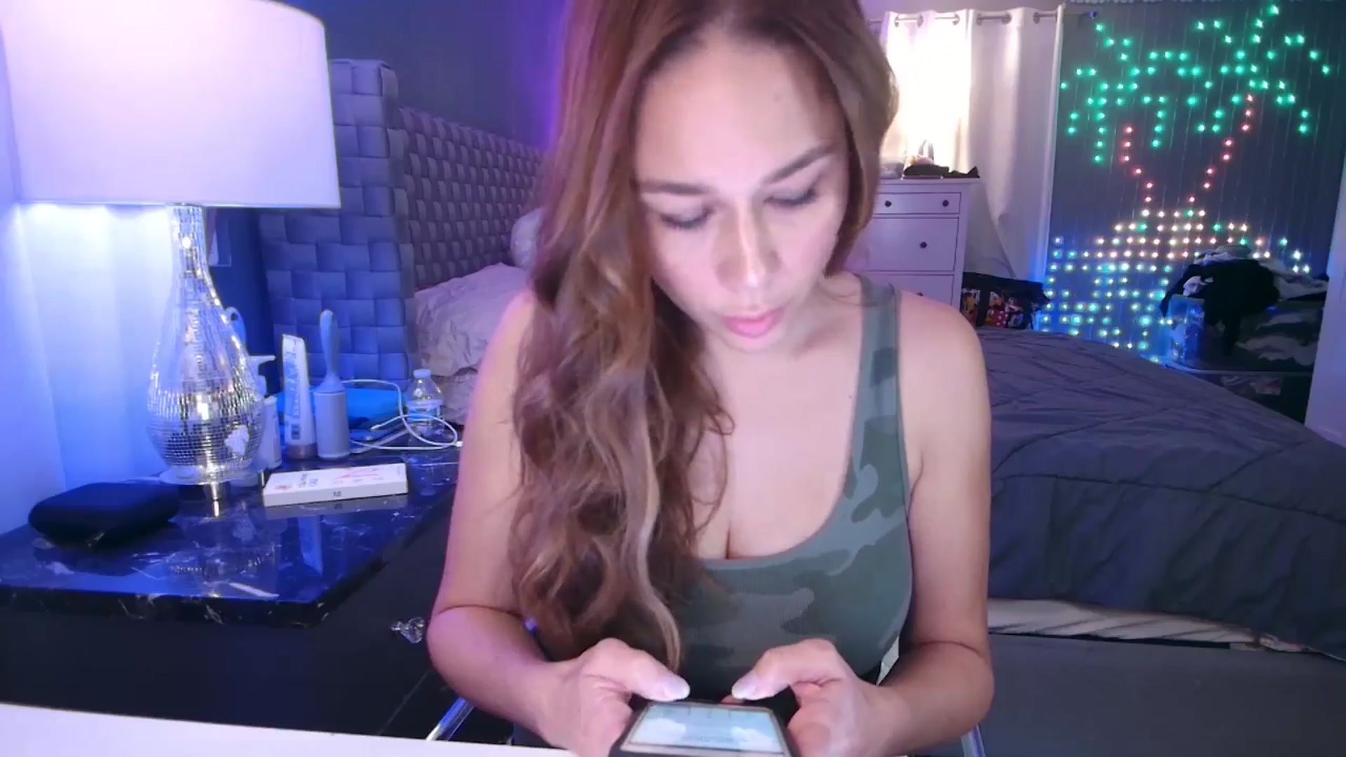 Gallery image thumbnail from Cinnabuns's myfreecams stream on, 11/13/2024, 03:06 image 15 of 20