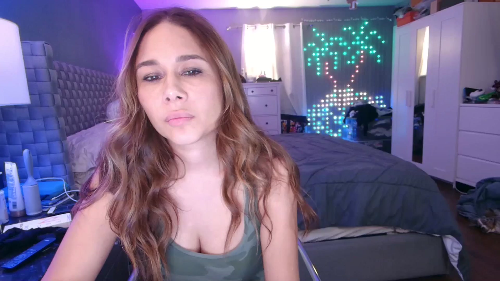 Gallery image thumbnail from Cinnabuns's myfreecams stream on, 11/13/2024, 03:52 image 7 of 20