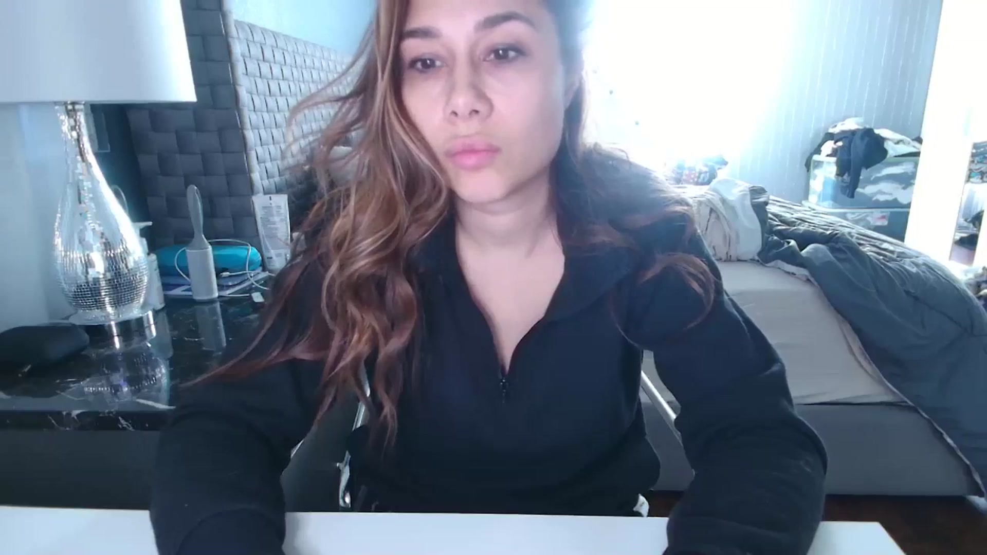 Gallery image thumbnail from Cinnabuns's myfreecams stream on, 11/13/2024, 19:31 image 7 of 20