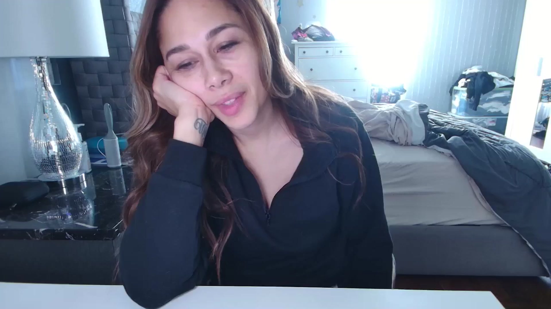 Gallery image thumbnail from Cinnabuns's myfreecams stream on, 11/13/2024, 19:31 image 8 of 20