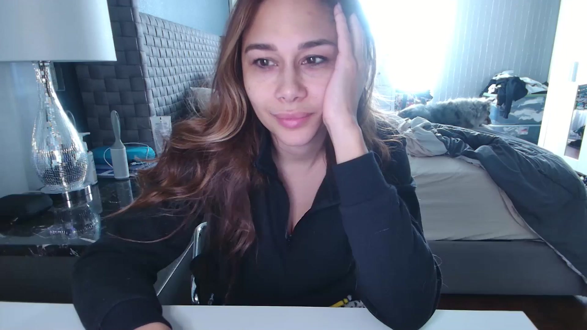 Gallery image thumbnail from Cinnabuns's myfreecams stream on, 11/13/2024, 19:31 image 11 of 20