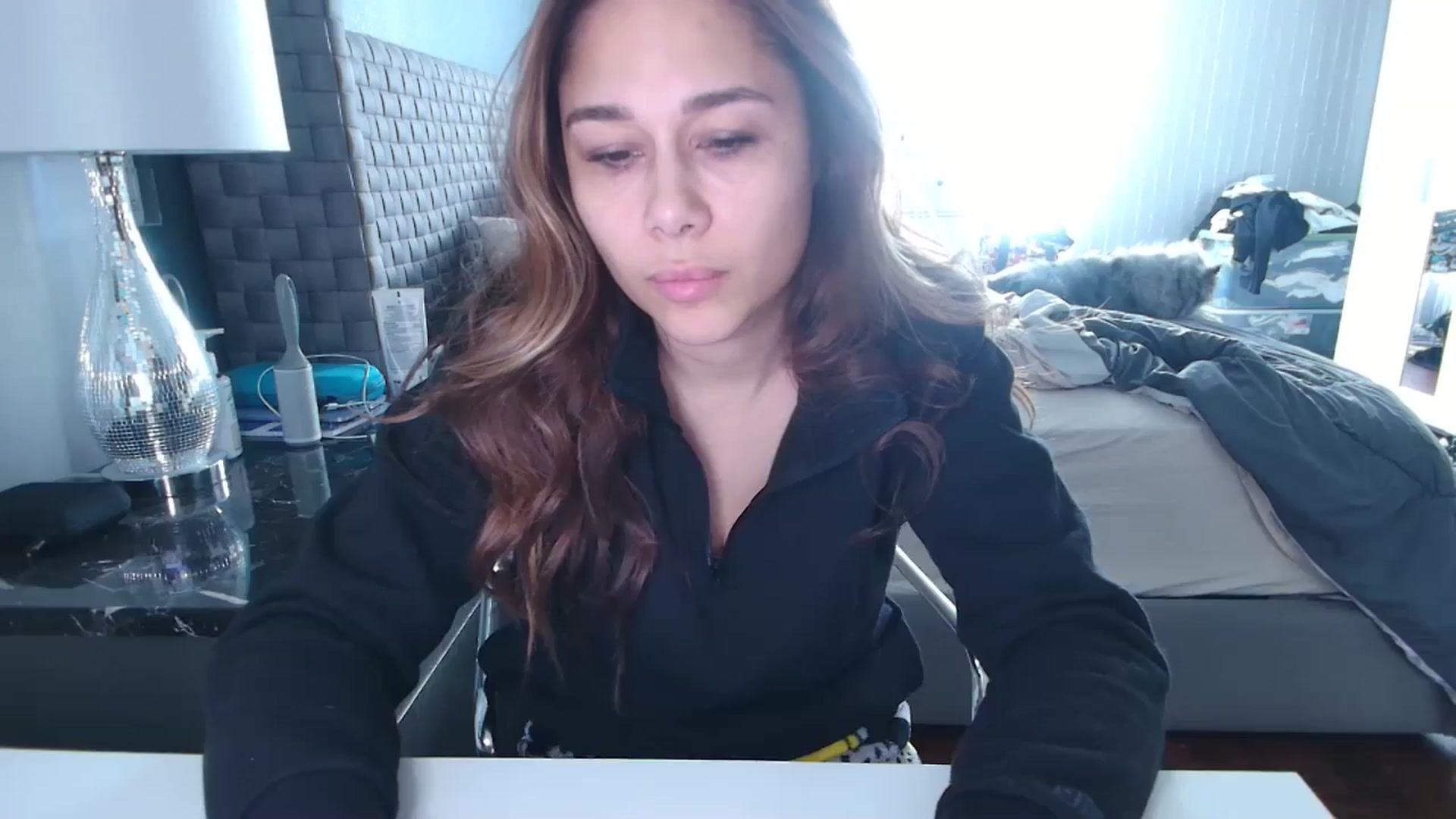 Gallery image thumbnail from Cinnabuns's myfreecams stream on, 11/13/2024, 19:31 image 12 of 20