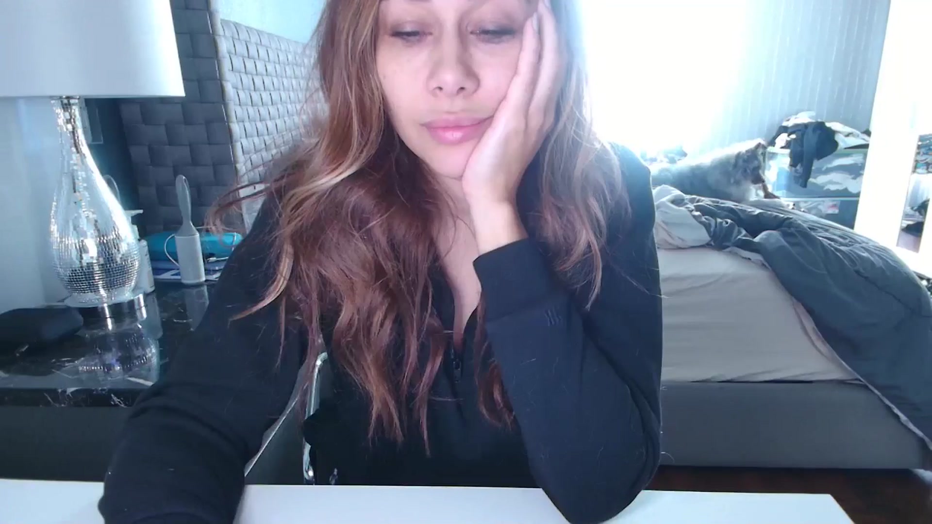 Gallery image thumbnail from Cinnabuns's myfreecams stream on, 11/13/2024, 19:31 image 13 of 20