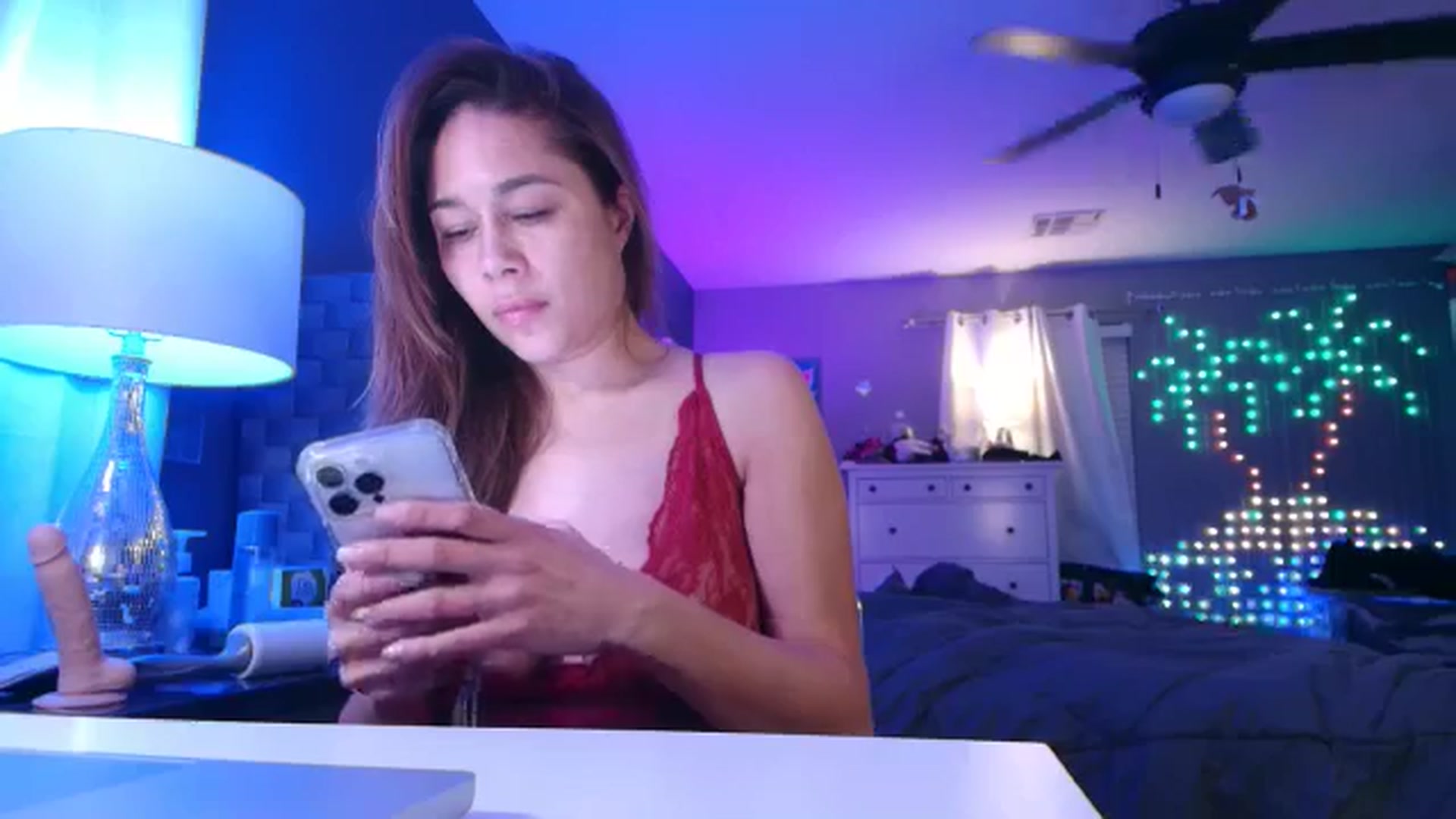 Gallery image thumbnail from Cinnabuns's myfreecams stream on, 11/19/2024, 01:29 image 5 of 20