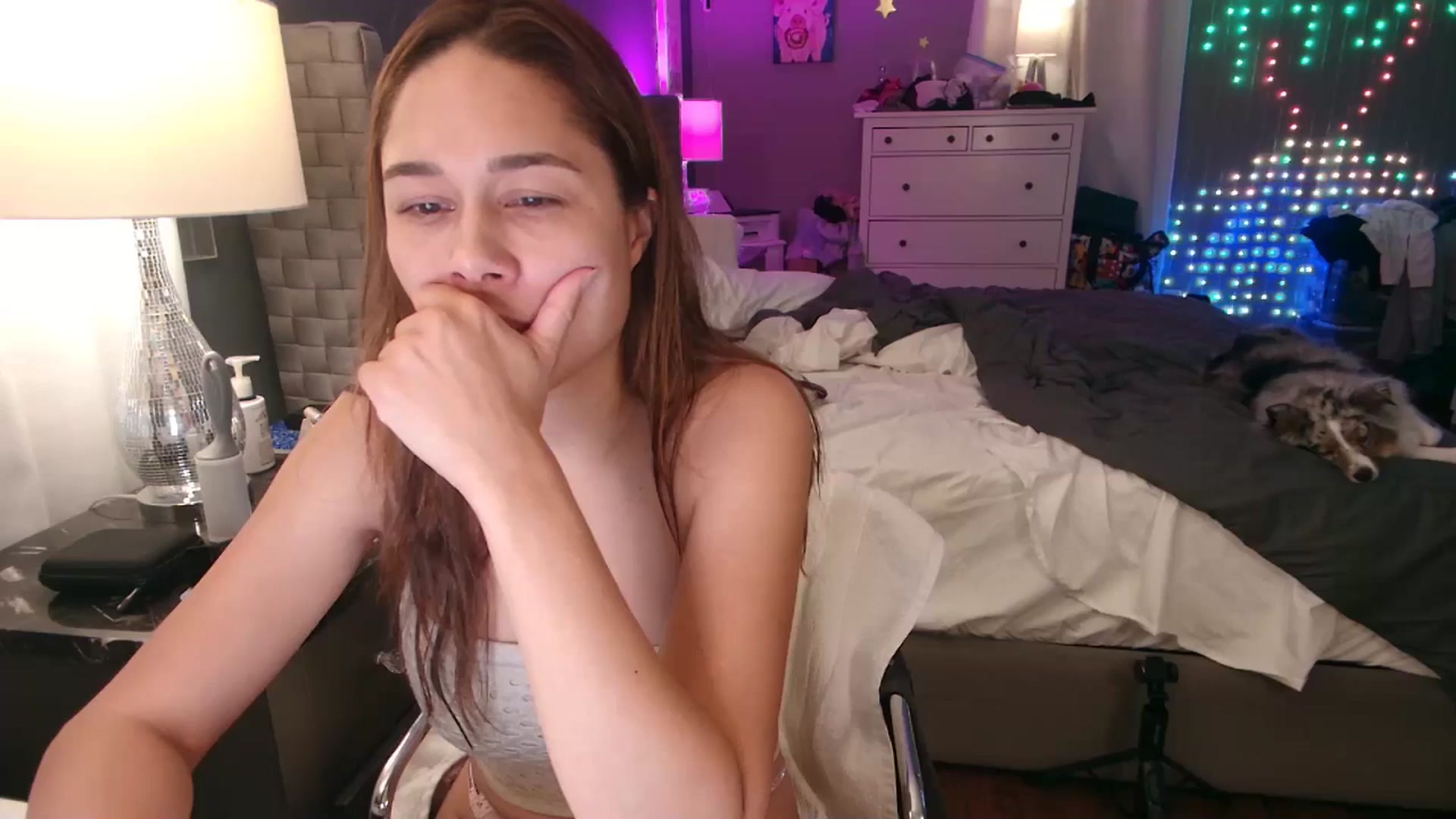 Gallery image thumbnail from Cinnabuns's myfreecams stream on, 11/24/2024, 01:40 image 16 of 20