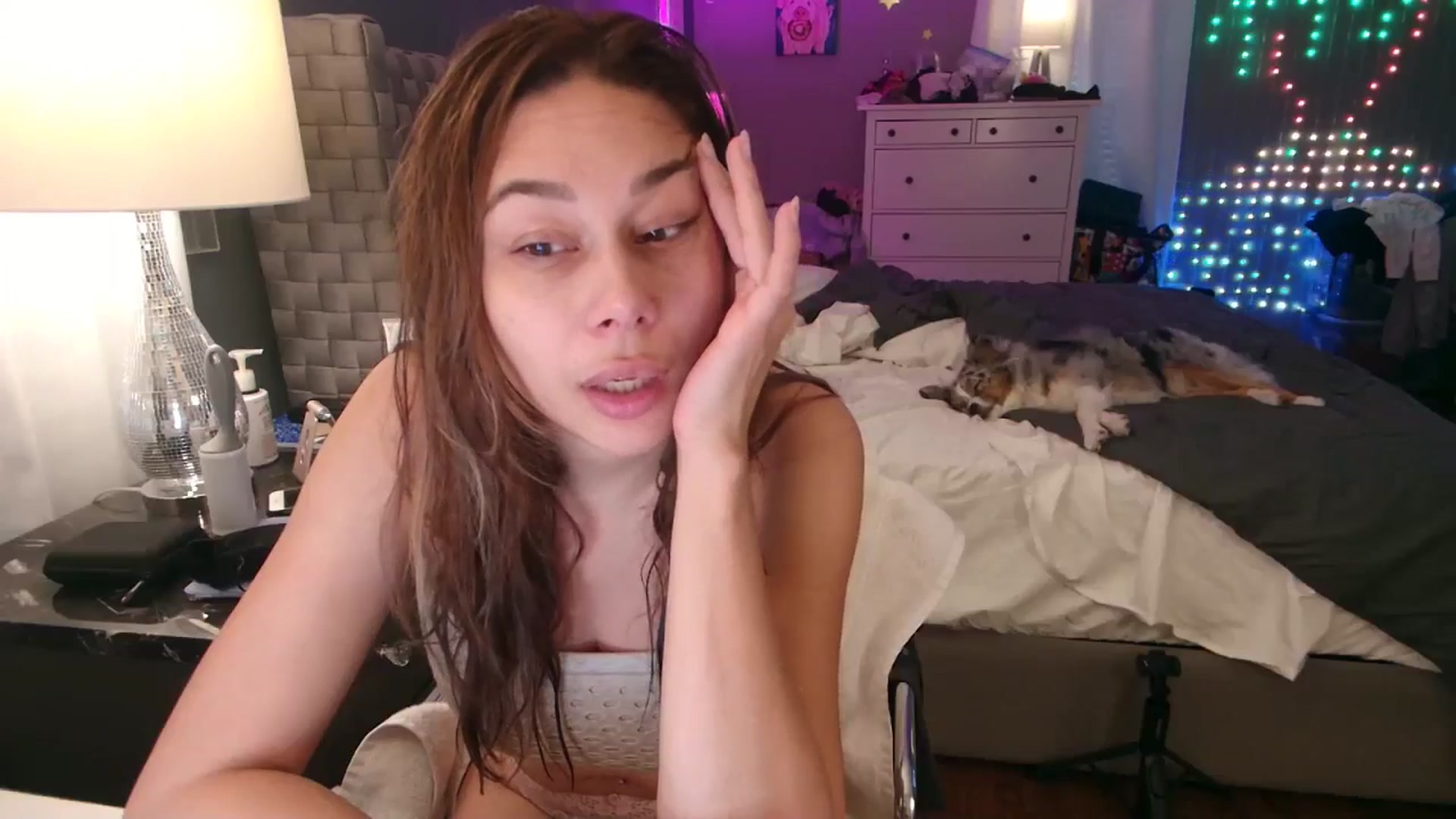 Gallery image thumbnail from Cinnabuns's myfreecams stream on, 11/24/2024, 01:40 image 9 of 20