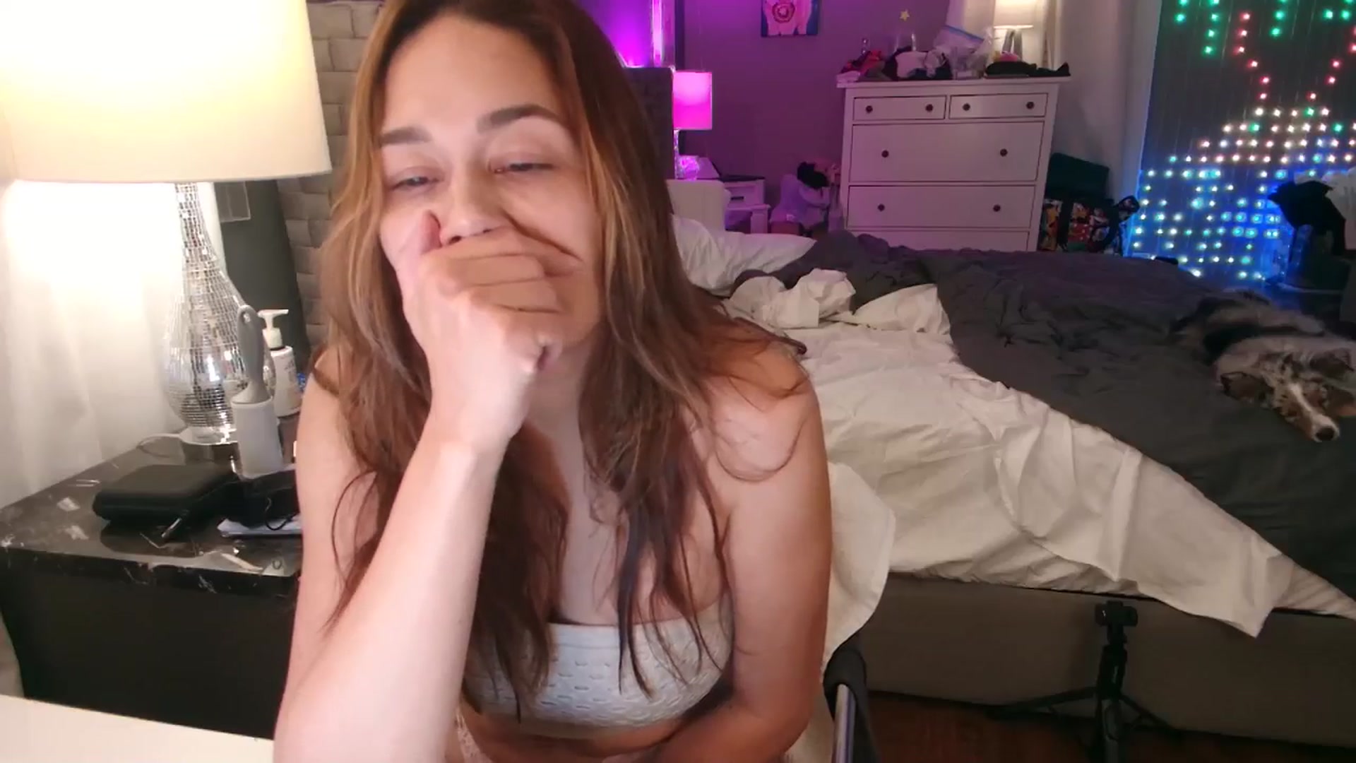Gallery image thumbnail from Cinnabuns's myfreecams stream on, 11/24/2024, 01:40 image 18 of 20