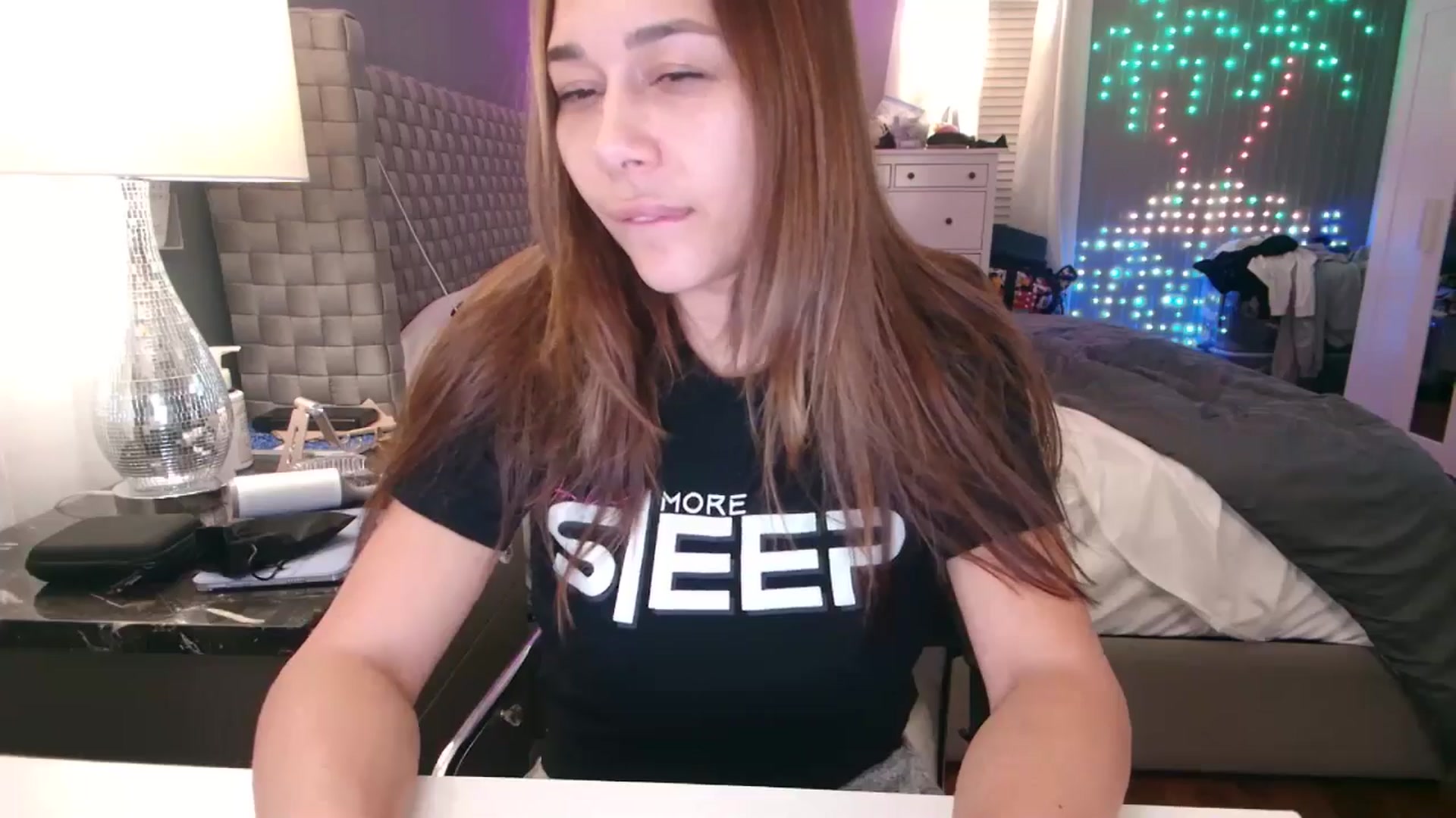 Gallery image thumbnail from Cinnabuns's myfreecams stream on, 11/25/2024, 01:39 image 3 of 20