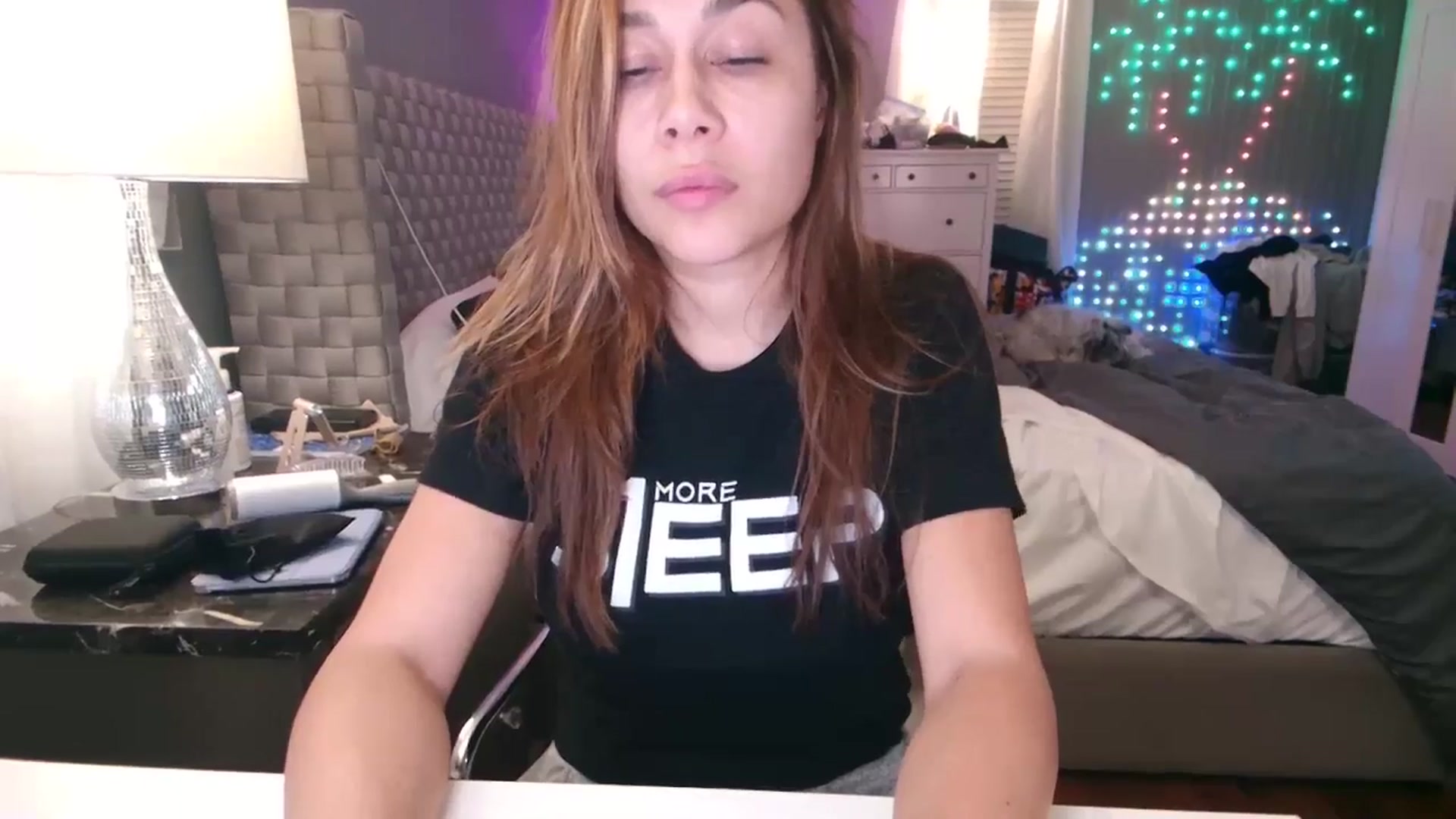 Gallery image thumbnail from Cinnabuns's myfreecams stream on, 11/25/2024, 01:39 image 17 of 20
