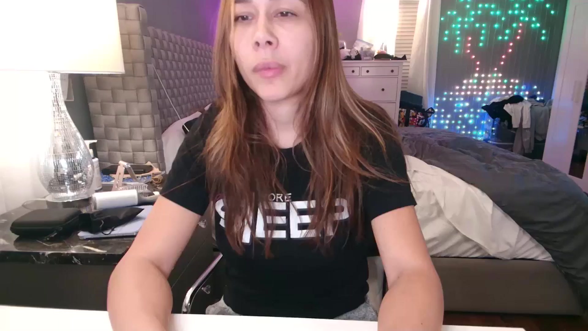 Gallery image thumbnail from Cinnabuns's myfreecams stream on, 11/25/2024, 01:39 image 6 of 20
