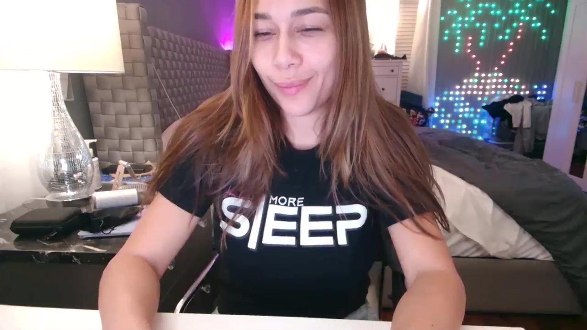 Gallery image thumbnail from Cinnabuns's myfreecams stream on, 11/25/2024, 01:39 image 2 of 20