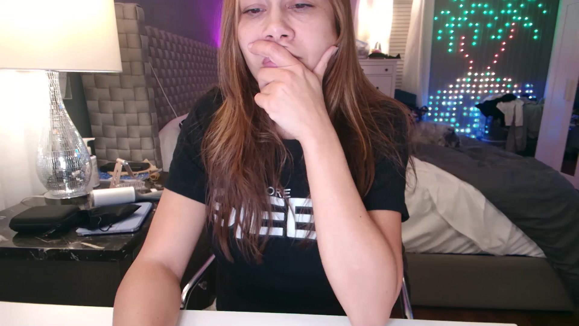 Gallery image thumbnail from Cinnabuns's myfreecams stream on, 11/25/2024, 01:39 image 12 of 20