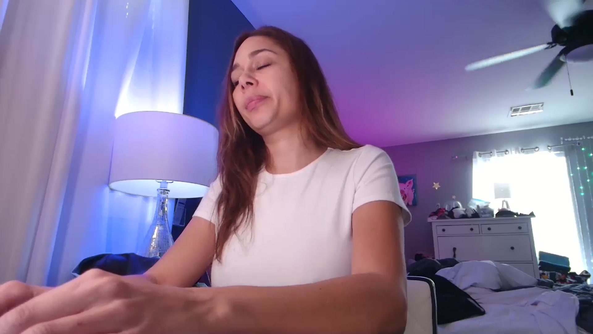Gallery image thumbnail from Cinnabuns's myfreecams stream on, 11/26/2024, 20:23 image 8 of 20