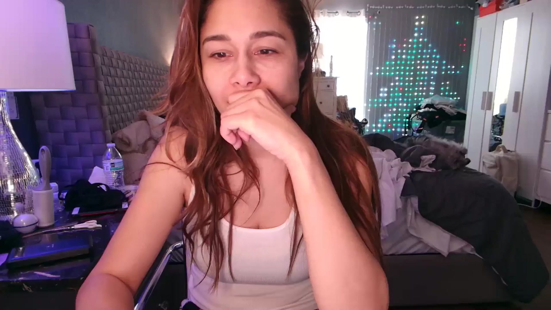 Gallery image thumbnail from Cinnabuns's myfreecams stream on, 12/17/2024, 20:43 image 7 of 20