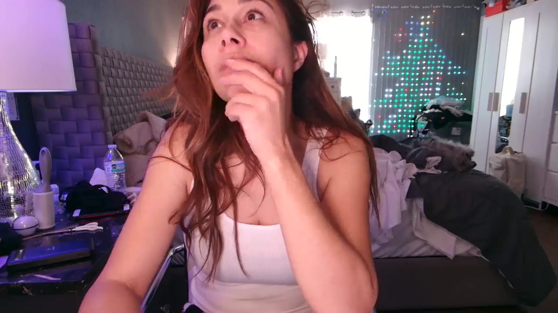 Gallery image thumbnail from Cinnabuns's myfreecams stream on, 12/17/2024, 20:43 image 8 of 20