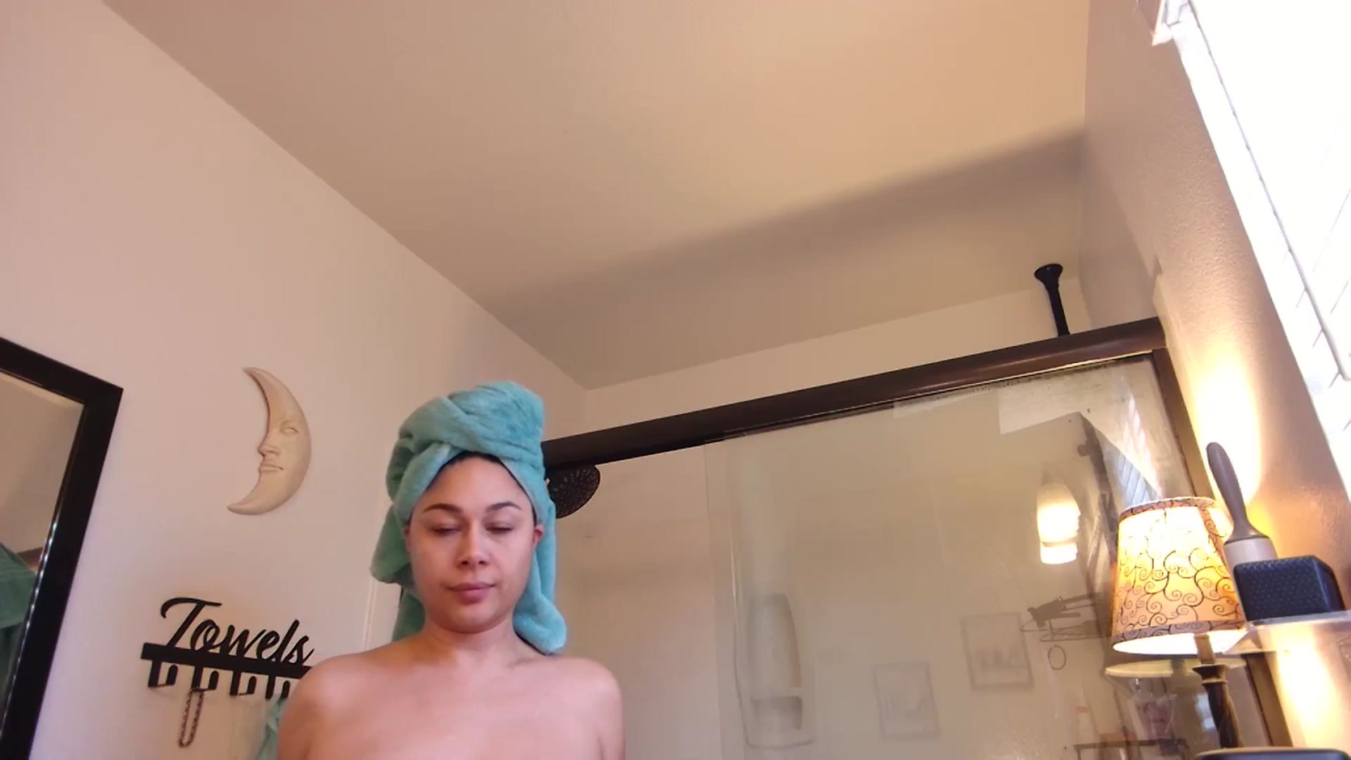 Gallery image thumbnail from Cinnabuns's myfreecams stream on, 12/17/2024, 20:43 image 20 of 20